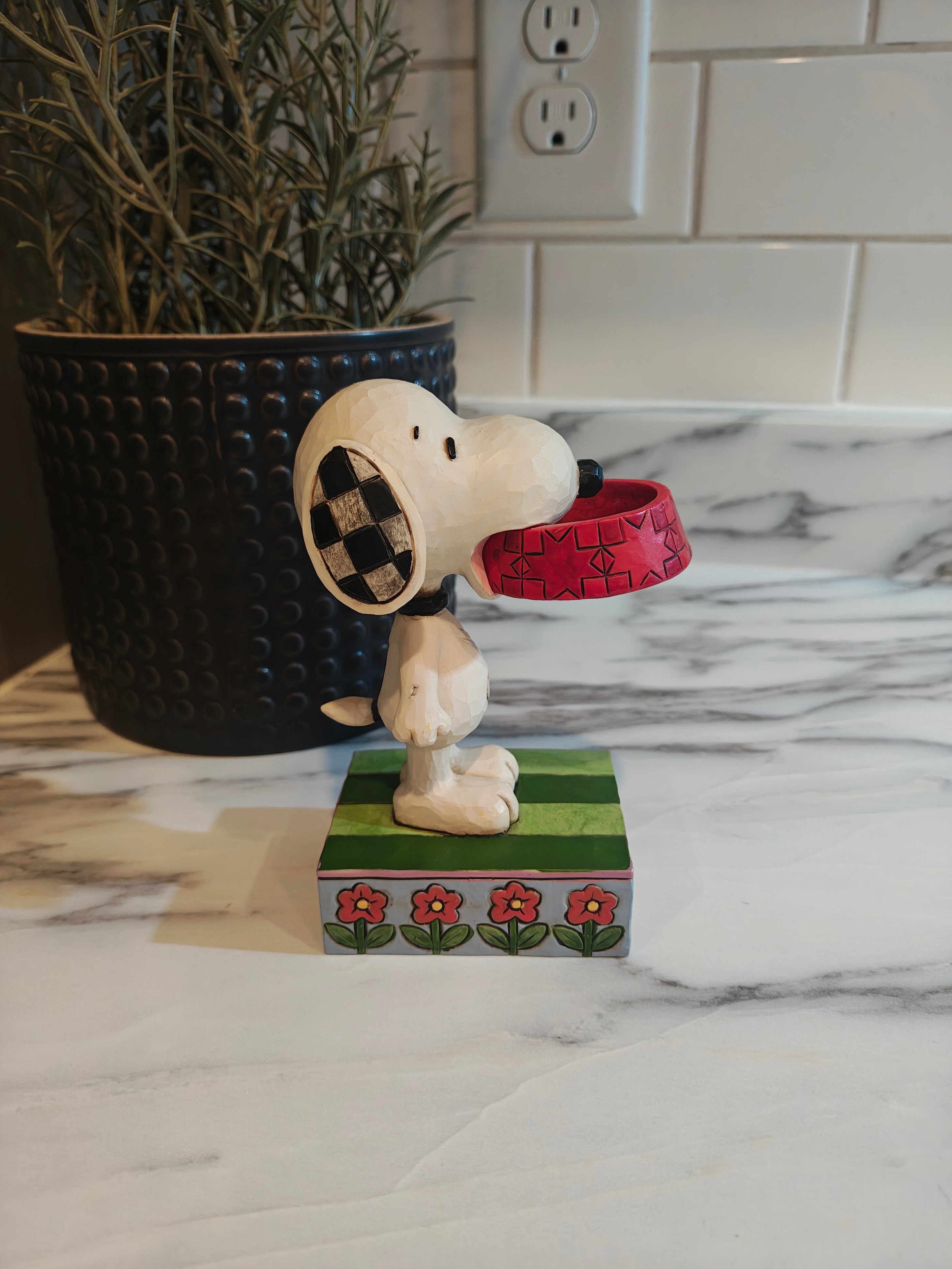 Jim Shore Peanuts “More Food Please” Snoopy Figurine 4049411 - photo 2