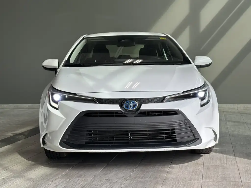 2025 Toyota Corolla Hybrid - photo 2