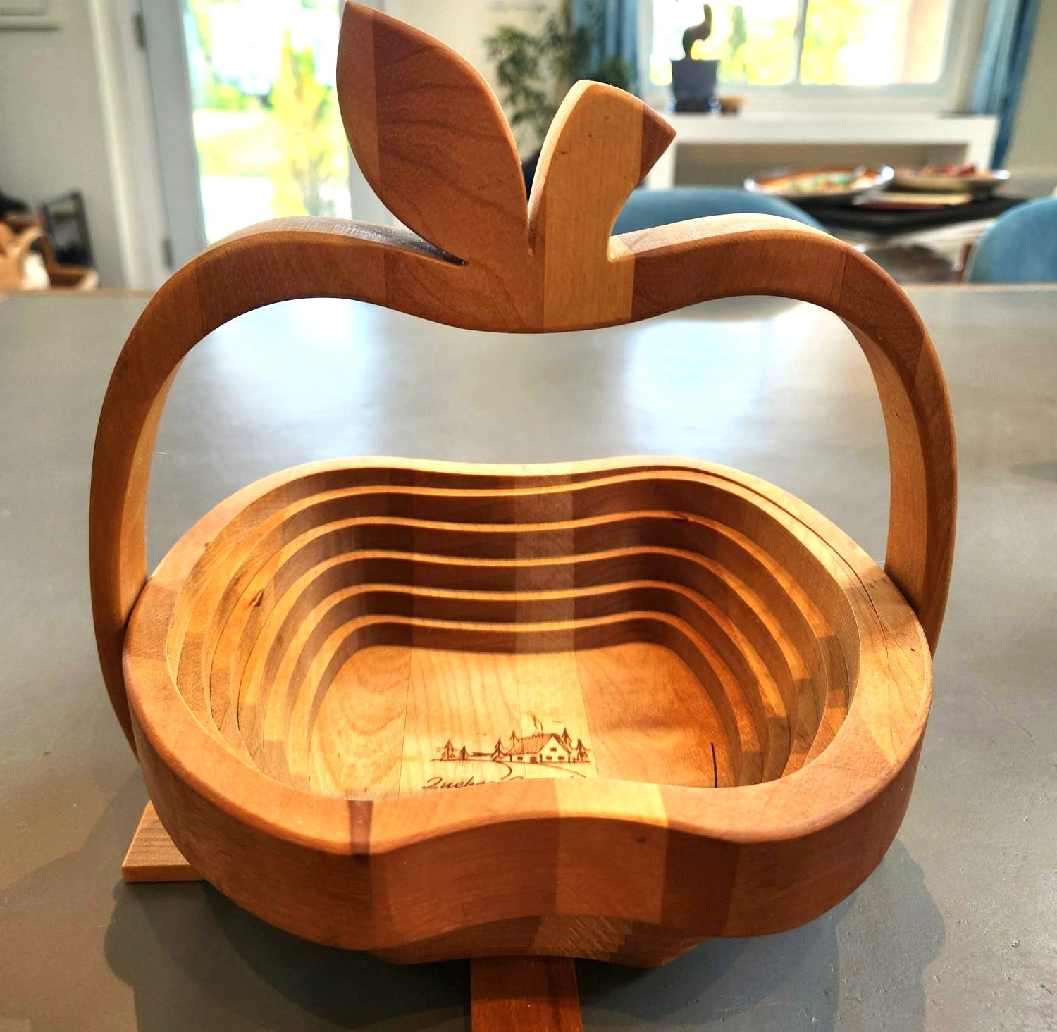 Perfect Blend of Art & Function: Collapsible Wooden Apple Basket - photo 3
