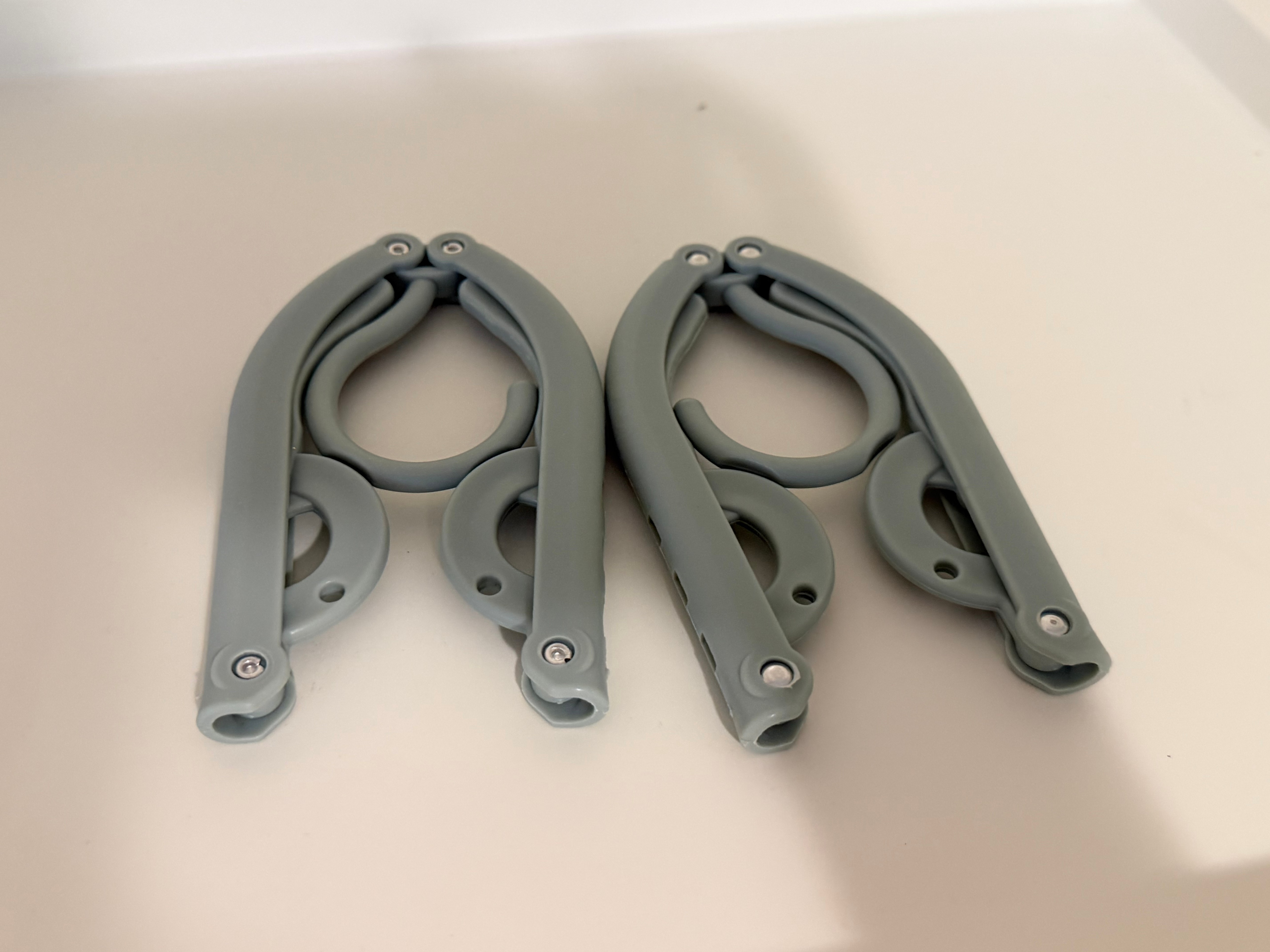 2 Foldable Travel Clothes Hangers – Compact and Portable - photo 3