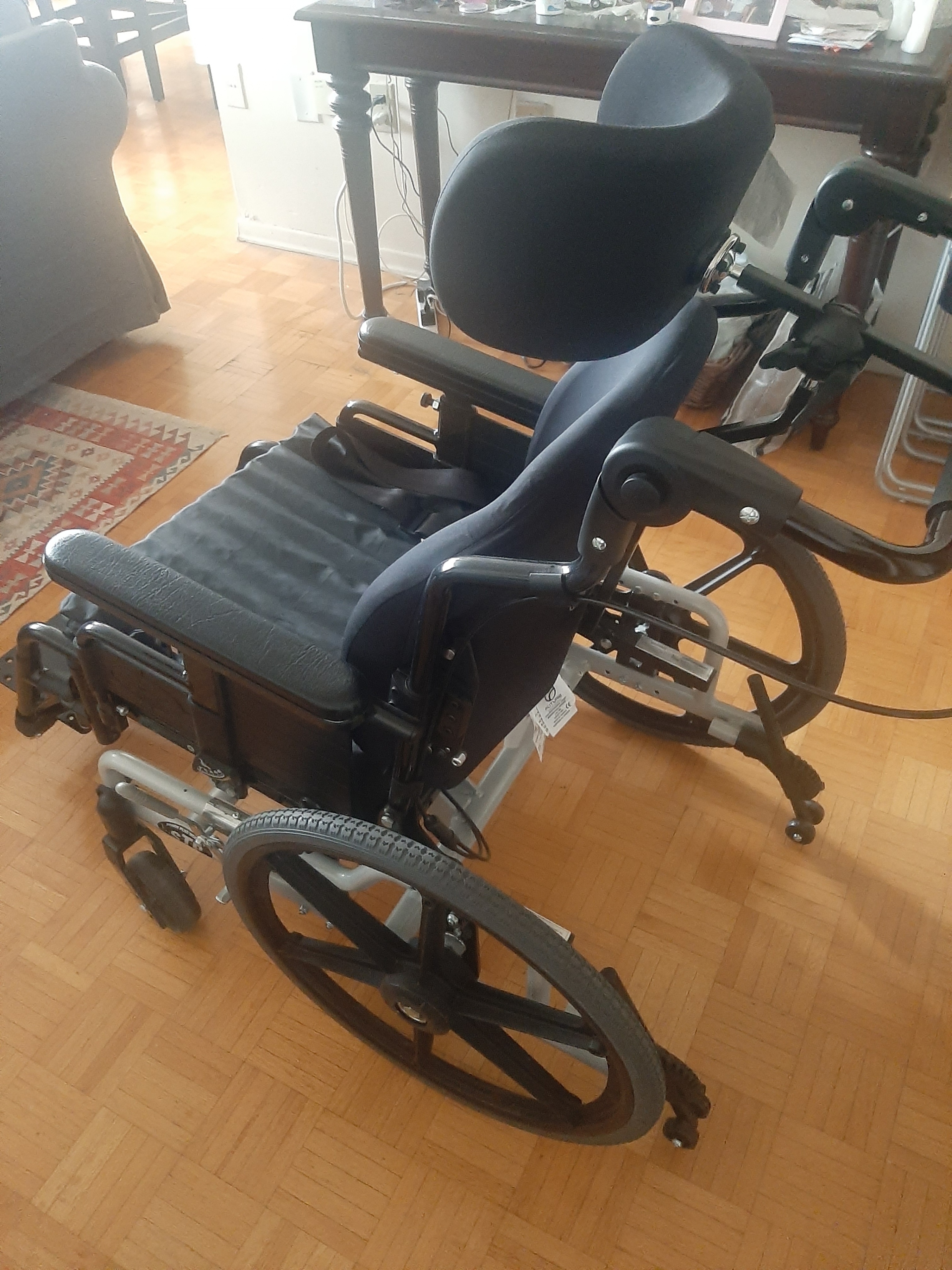 Manual wheelchair