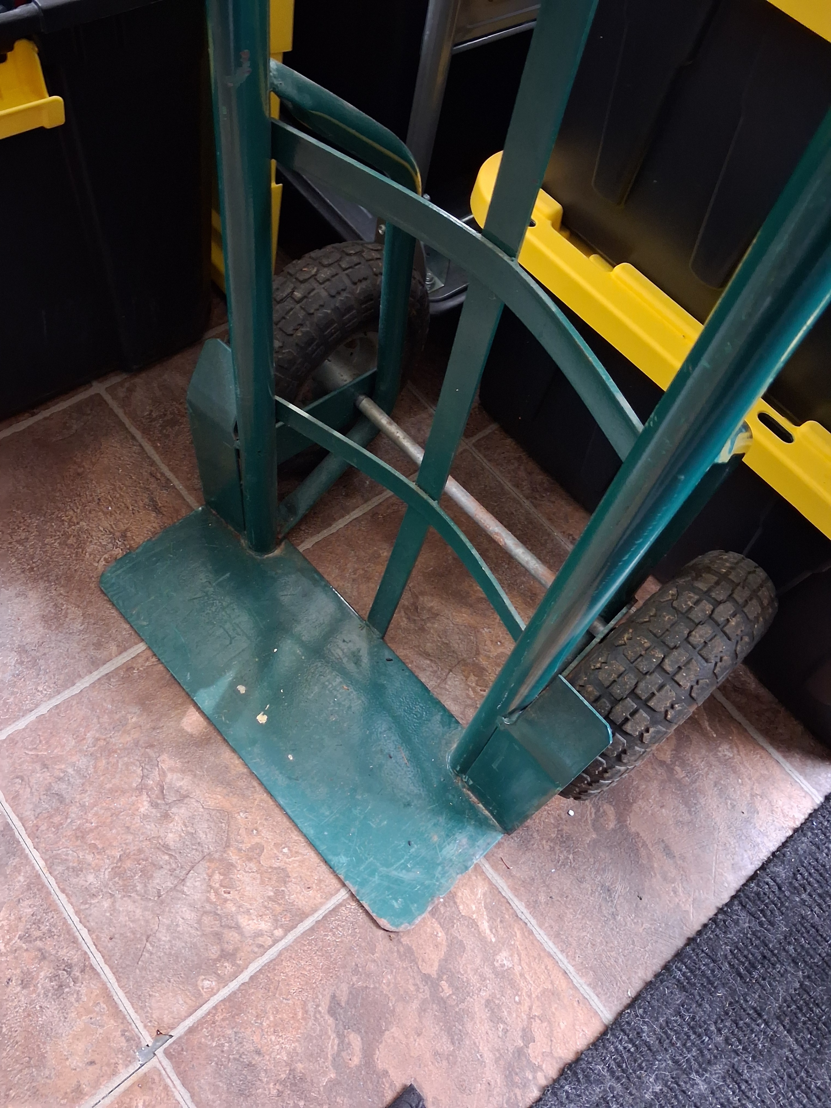 Husky P-Nose Hand Truck - Green HD - photo 3