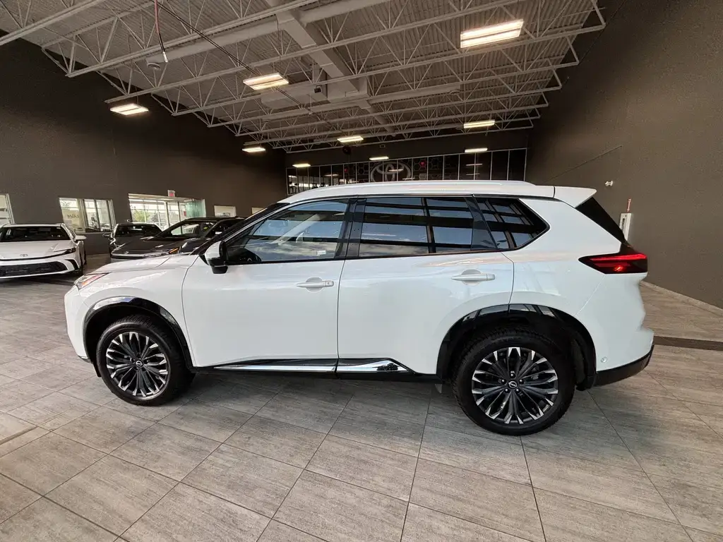2024 Nissan Rogue - photo 2