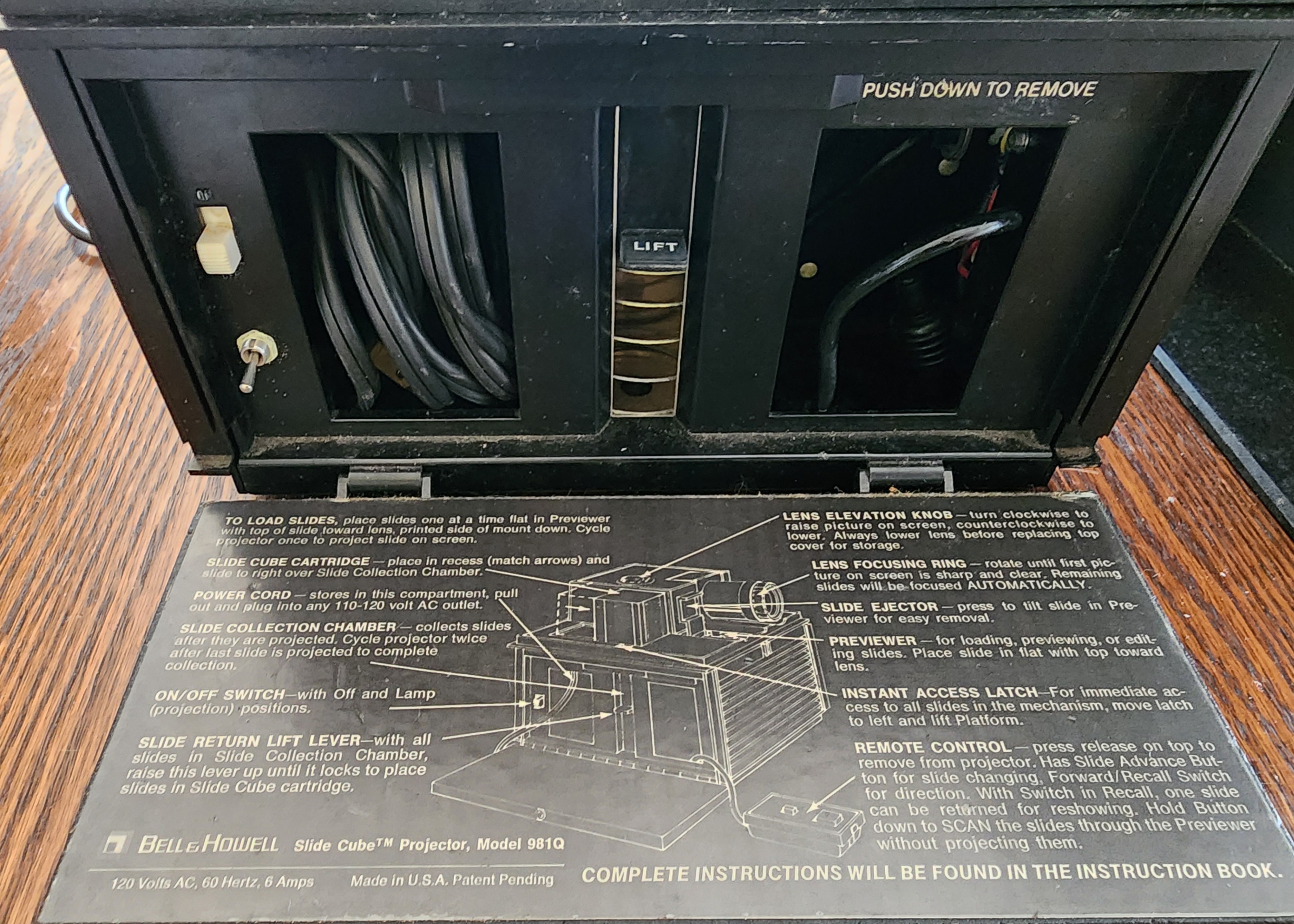 Bell & Howell Slide Cube projector, model 981Q - photo 2