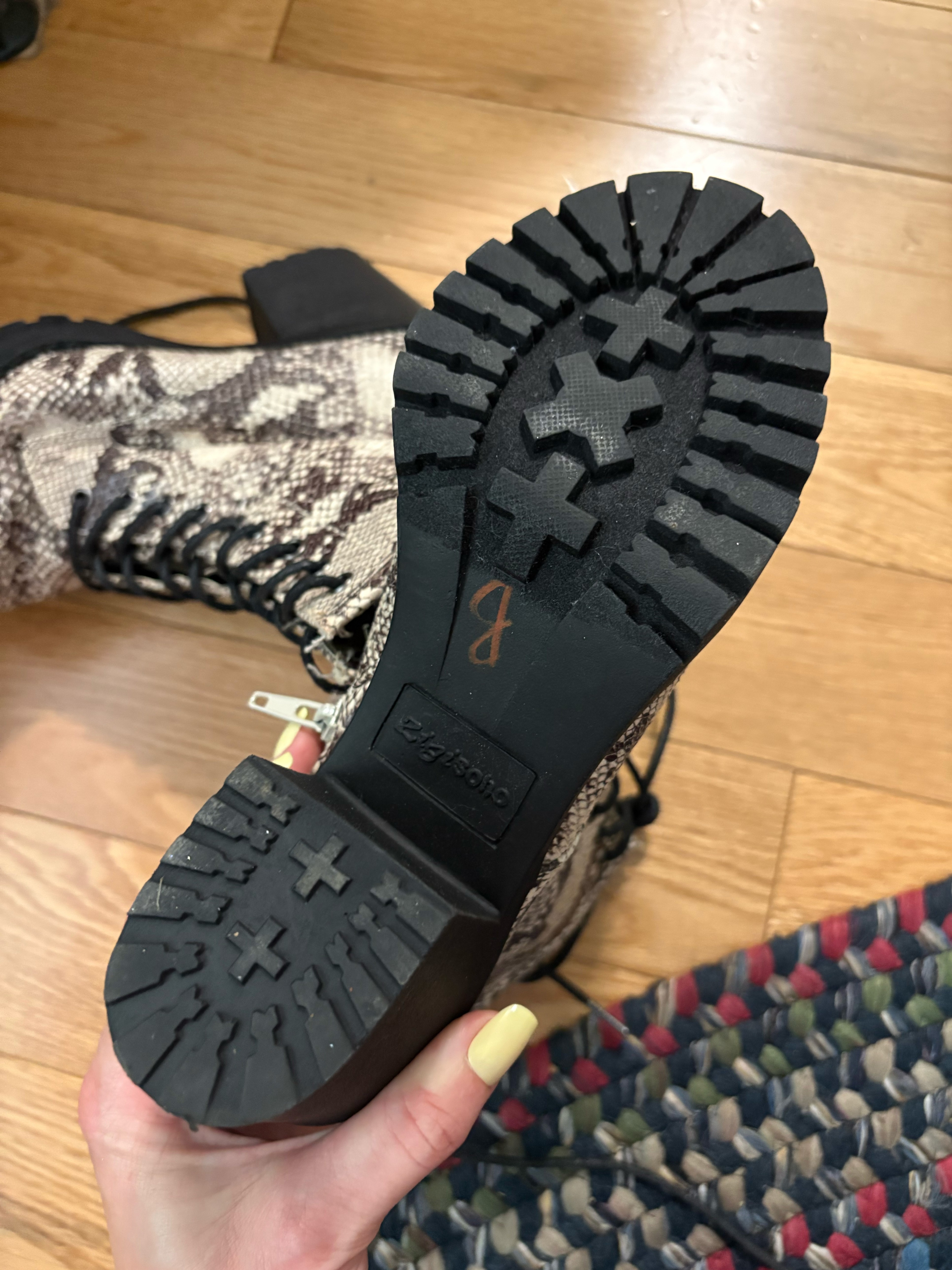 Faux snakeskin boots with chunky heels - photo 4