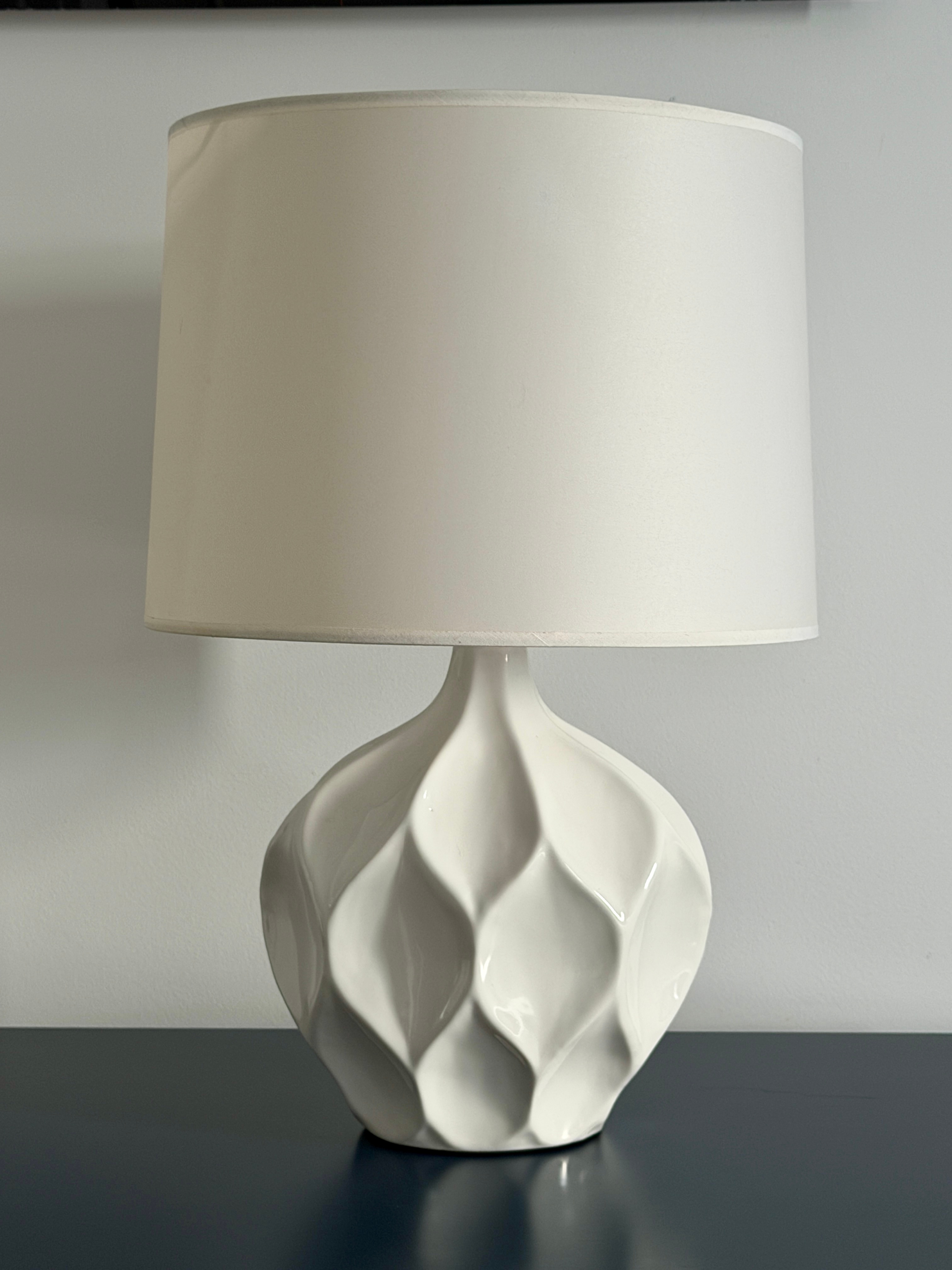 White Modern Design Table Accent Lamps - Pair - photo 2