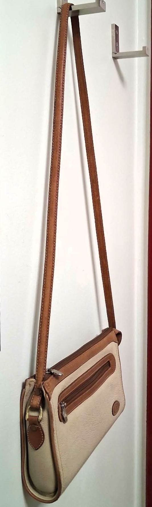 Liz Claiborne Genuine Leather Crossbody Bag Made in Korea - photo 3