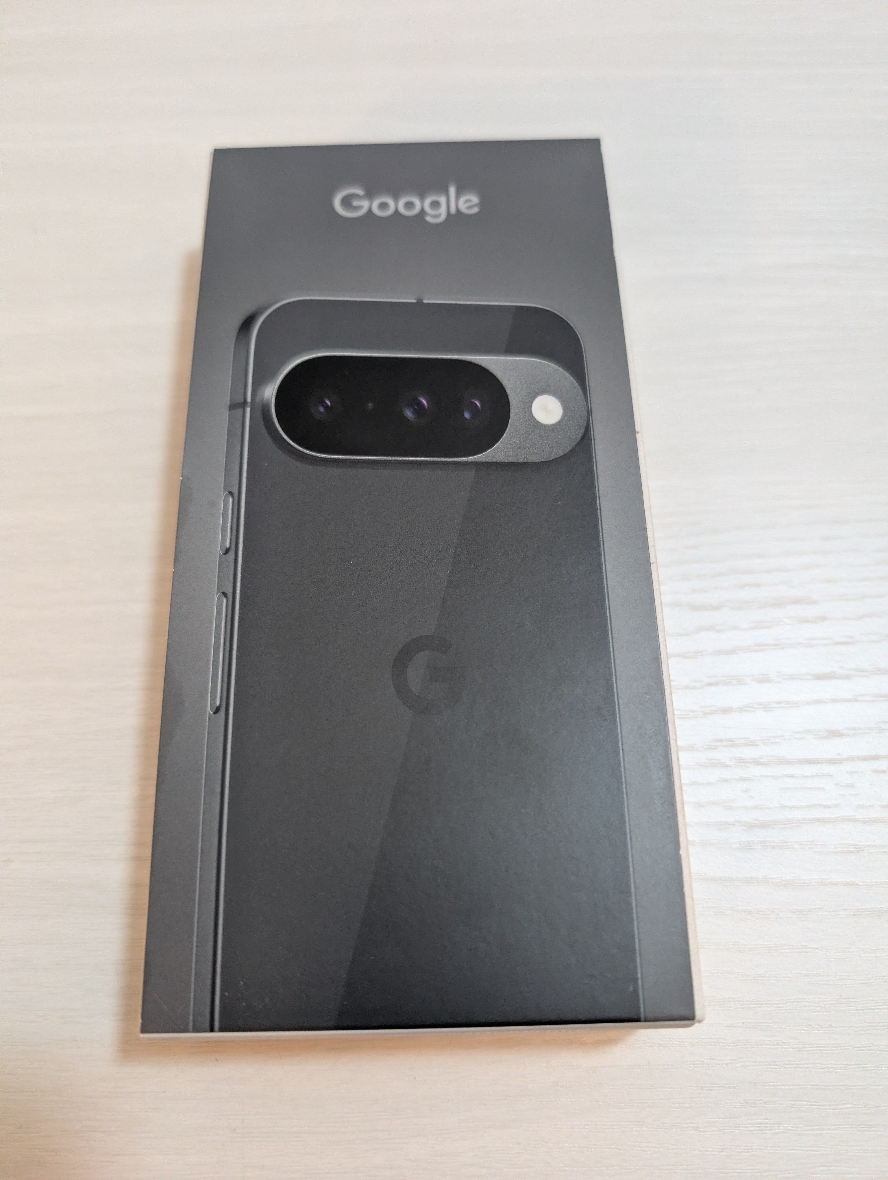 Google Pixel 10 128GB - Obsidian Black - Unlocked + Case