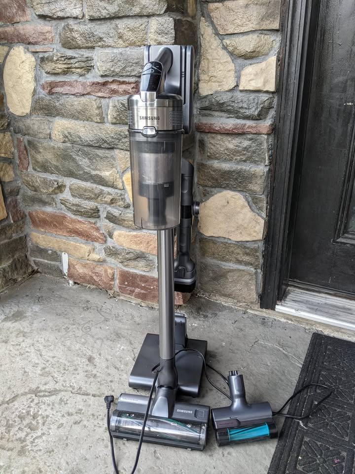 Samsung Jet Cordless Stick Vacuum, 2 batteries - photo 2