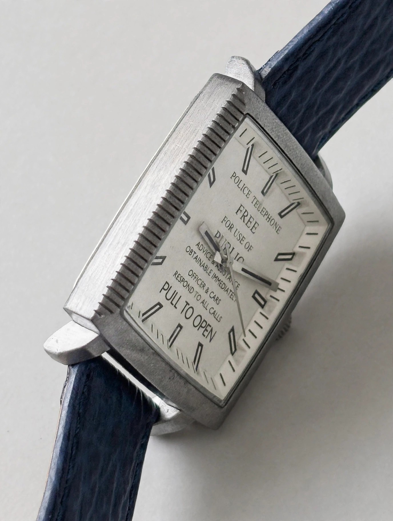 Doctor Who 2009 TARDIS Watch Square Police Box Dial Blue Strap - photo 2
