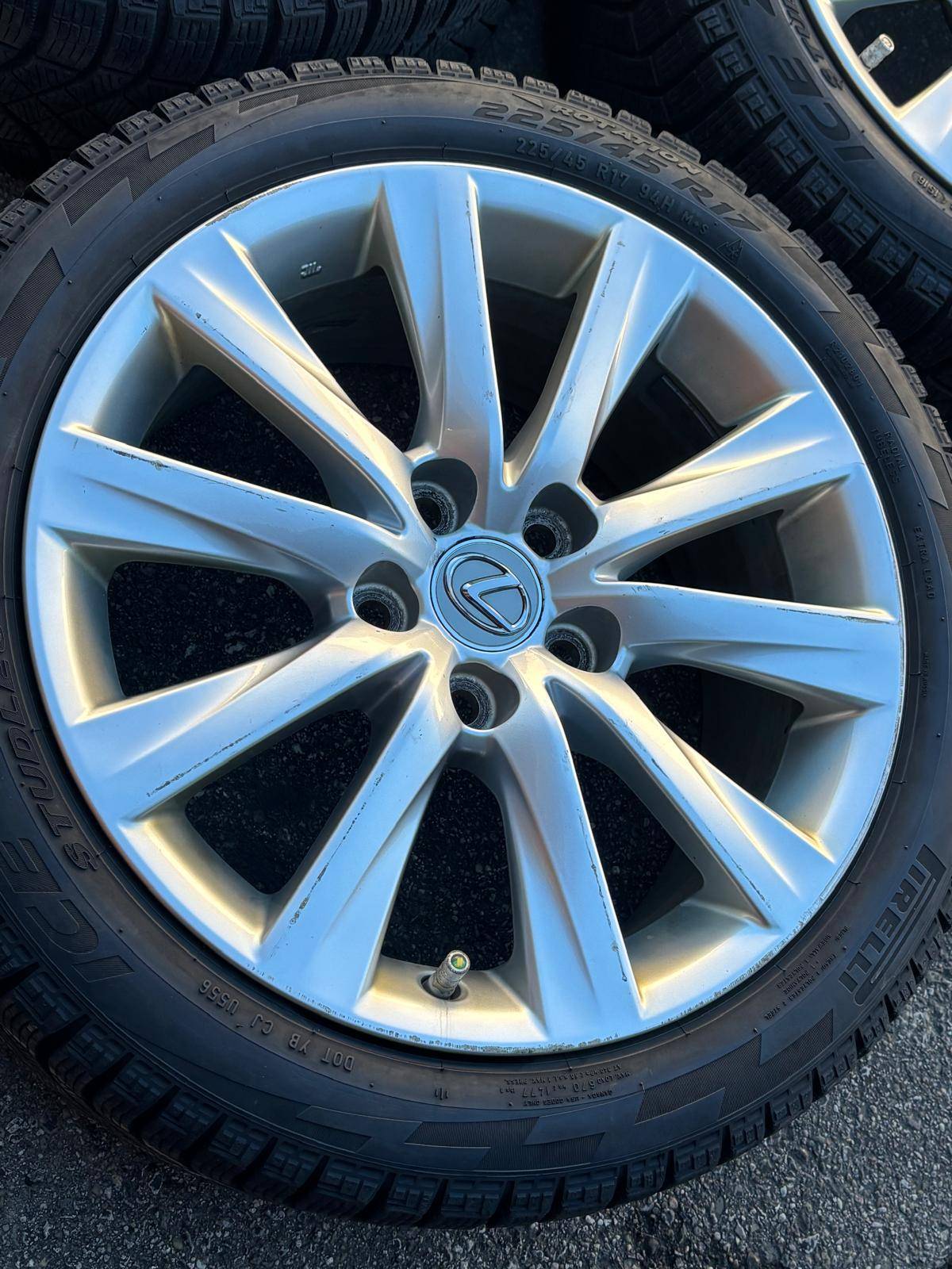 OEM 17”Lexus(5x114)+225/45/R17 Pirelli Snows-Lexus IS/ES/Camry - photo 4