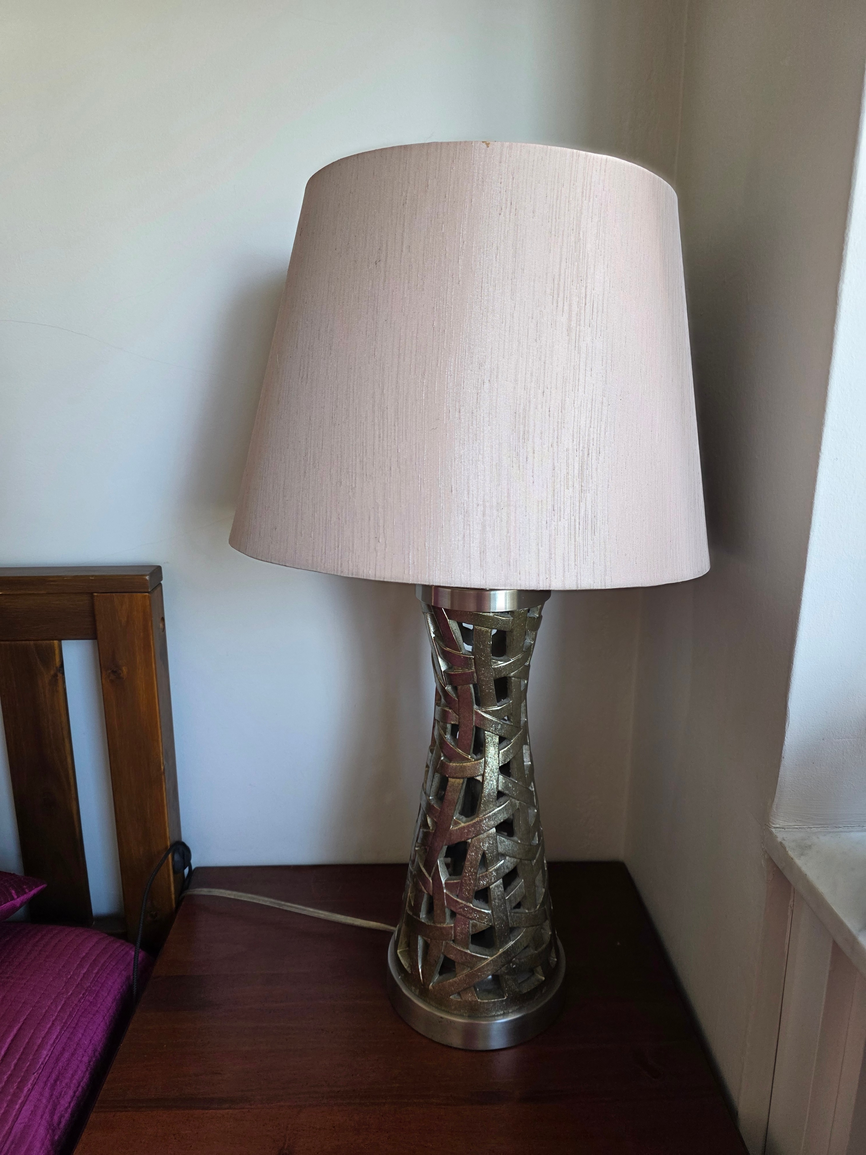 Beautiful Table Lamp in gold