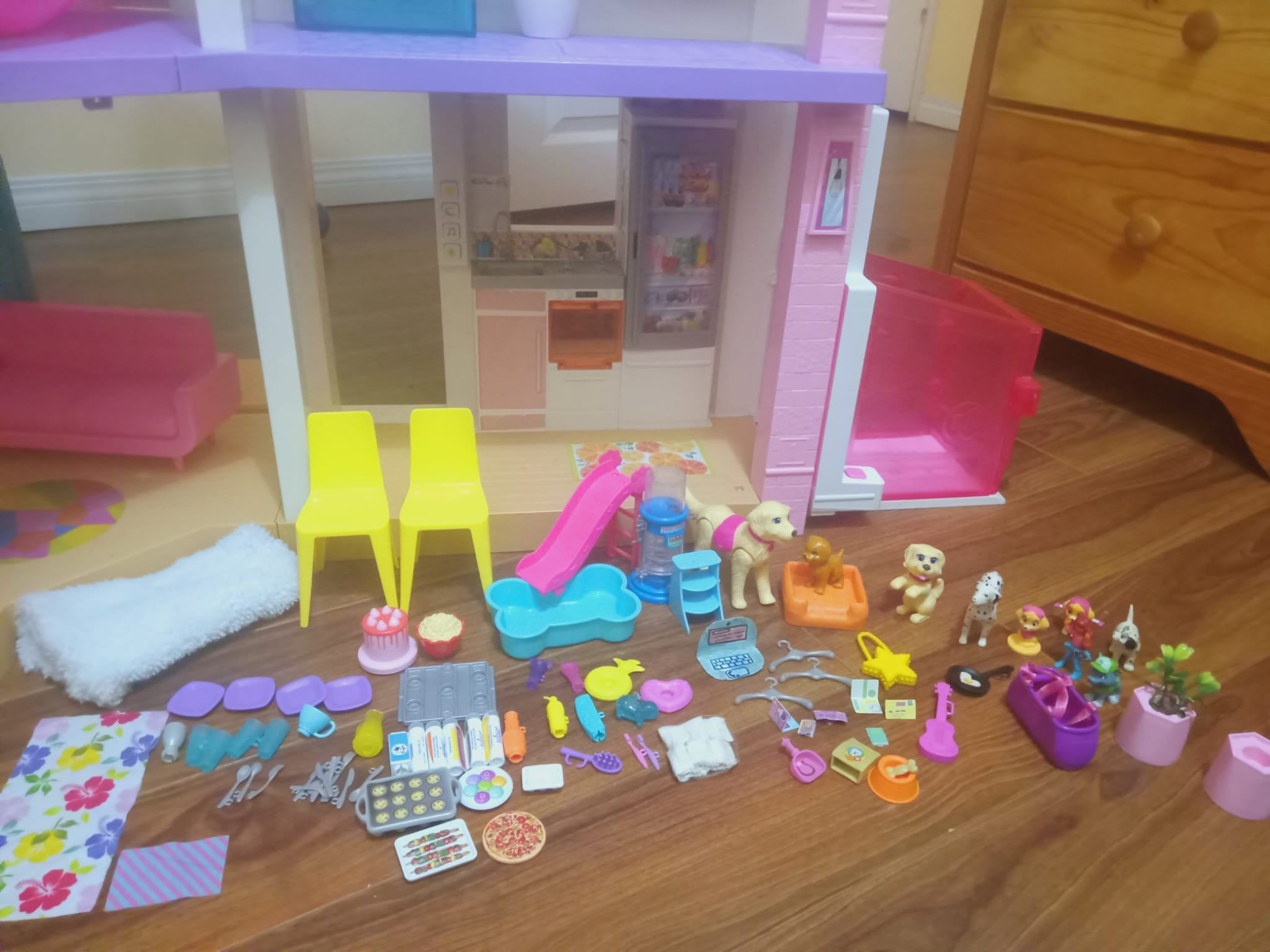 Barbie Dreamhouse Dollhouse with Accessories and Dolls - photo 3