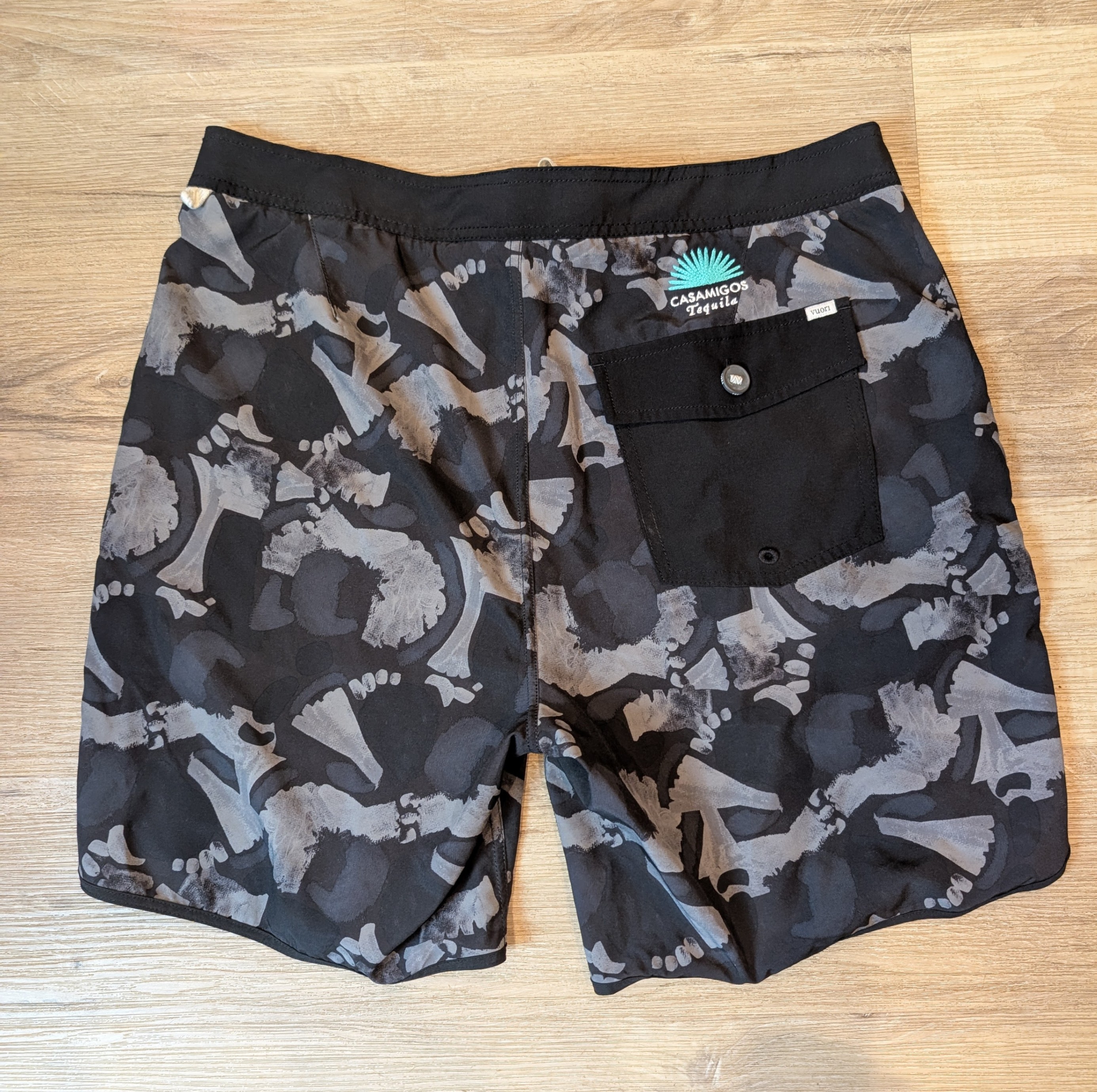 Vuori Boardshorts - Men's Size 34 - photo 2