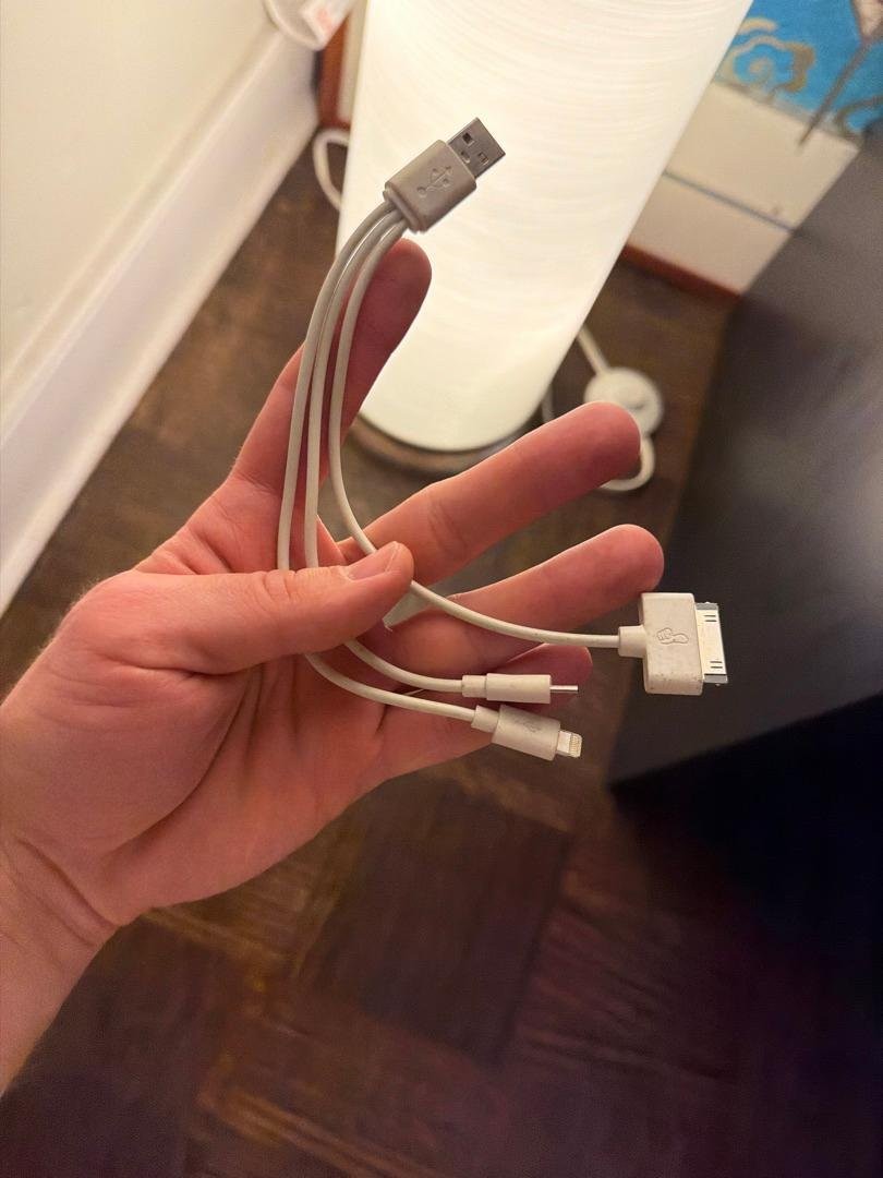 3-in-1 Charging Cable – Lightning, 30-Pin & Micro-USB