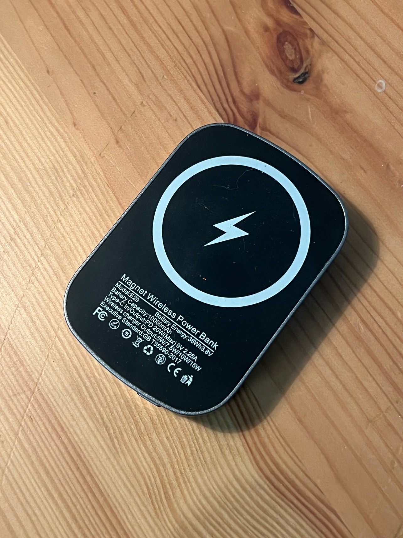 E29 Magnetic Wireless Power Bank 10000mAh (MagSafe, PD 20W) - photo 2