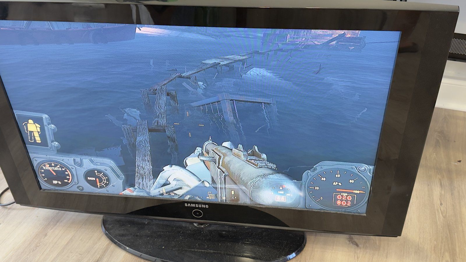40" Samsung LCD TV (LN40A330) with Stand – Works, HDMI