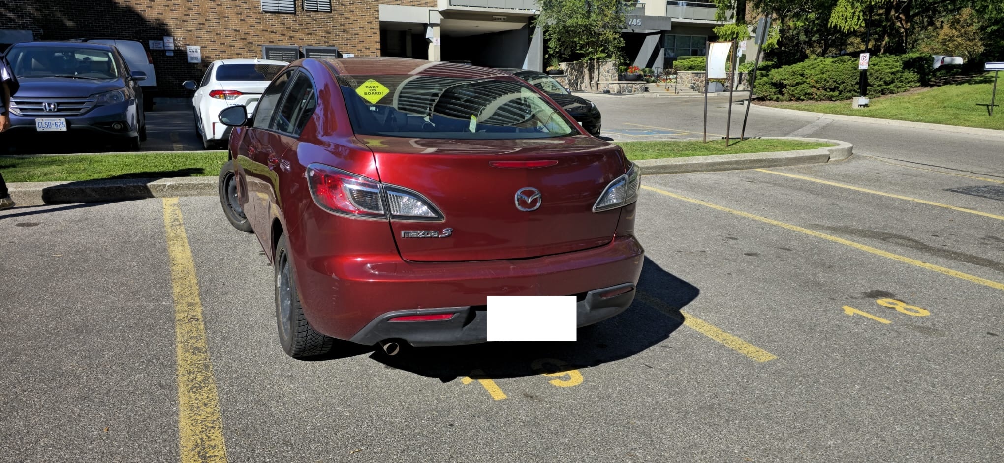 2011 MAZDA3 SEDAN 302,000 KM TWO SETS OF WHEELS/TIRES! - photo 4
