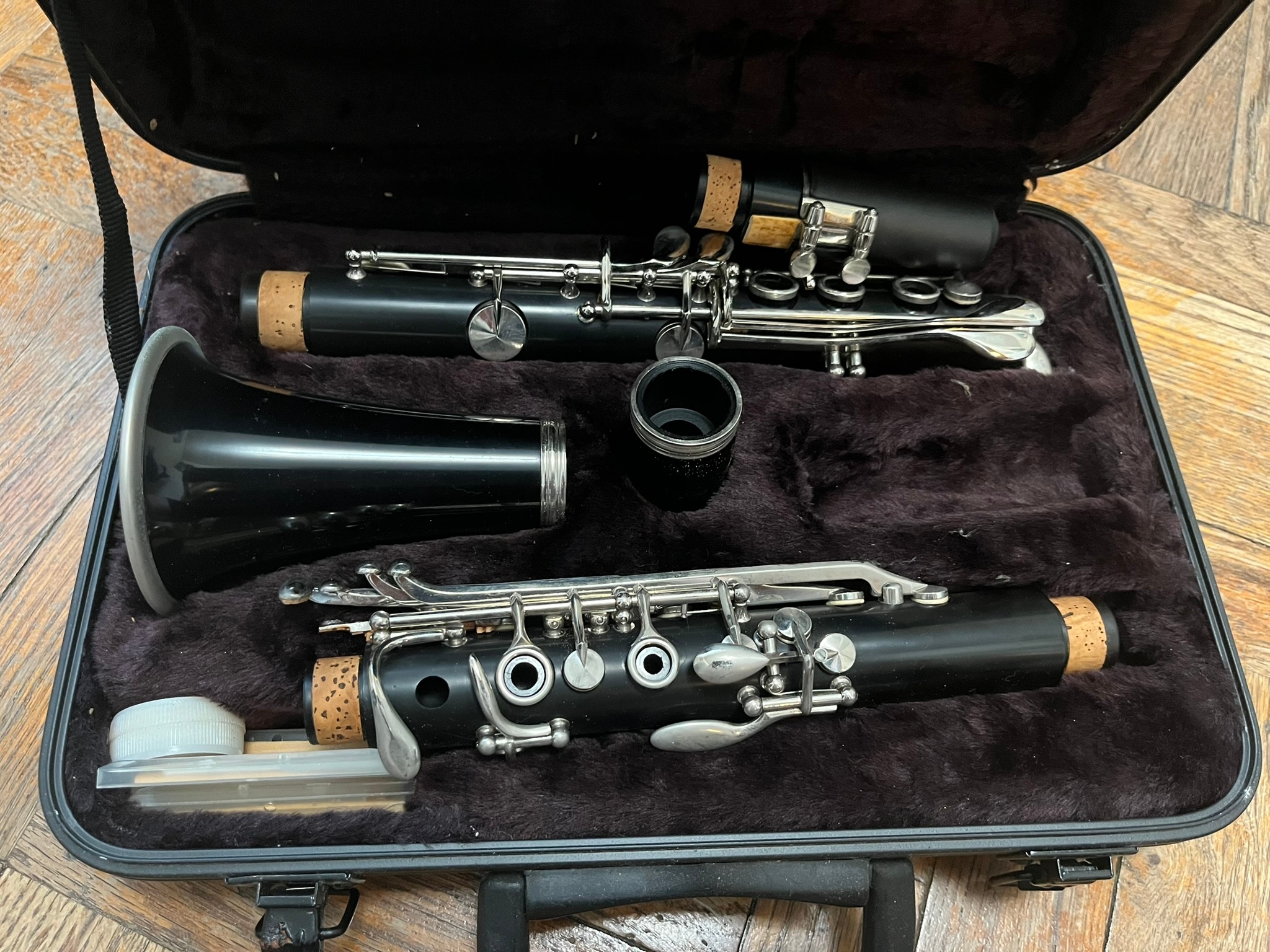 Clarinet (with Case) - photo 2