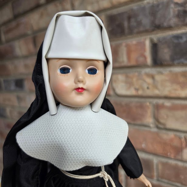 Vintage 1940s Nun 12'' Catholic Nun Doll - photo 3