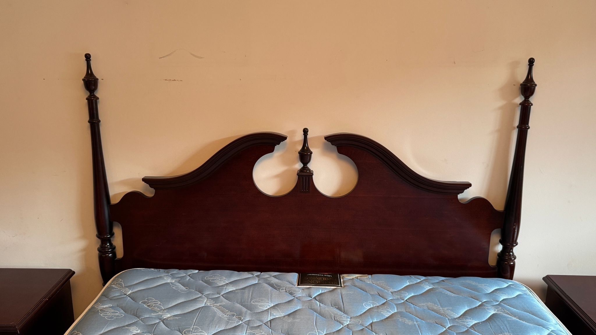 Beautiful Wood Queen Size Headboard – C$325