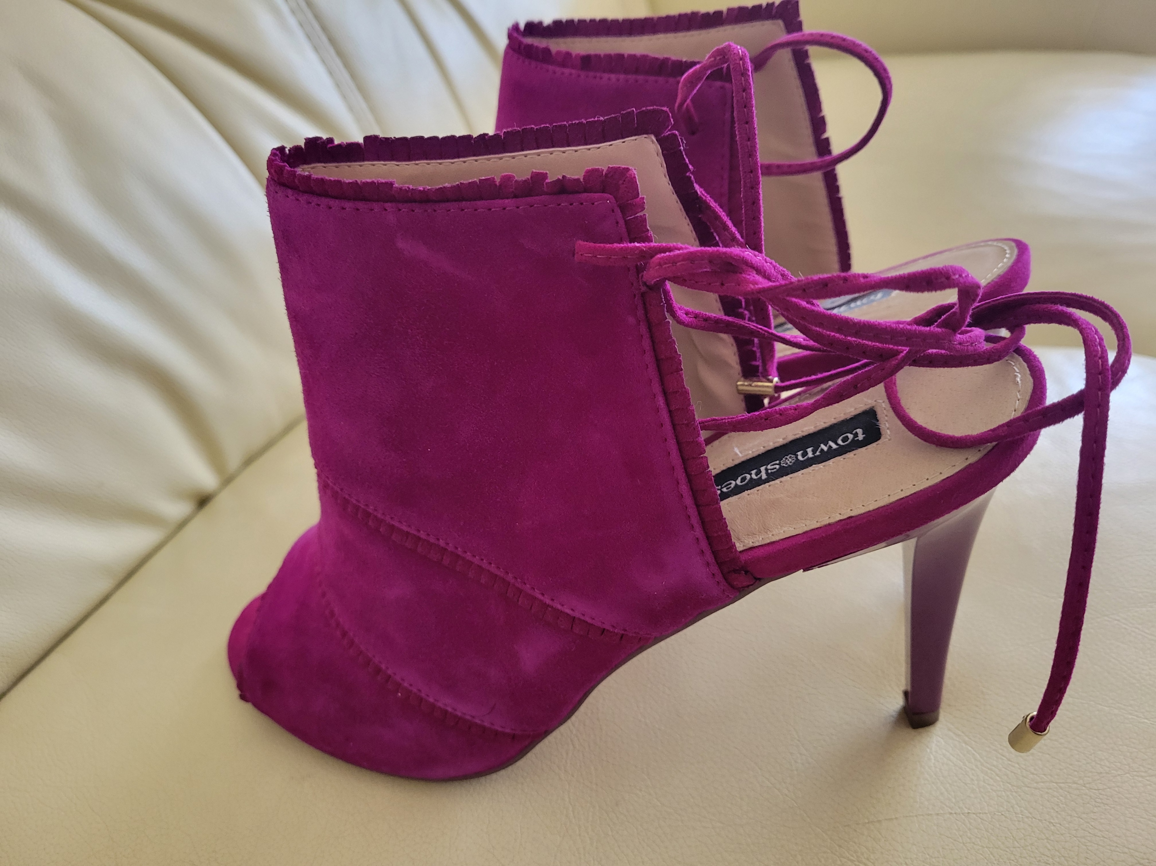 Women’s Shoes Town Shoes Size 11