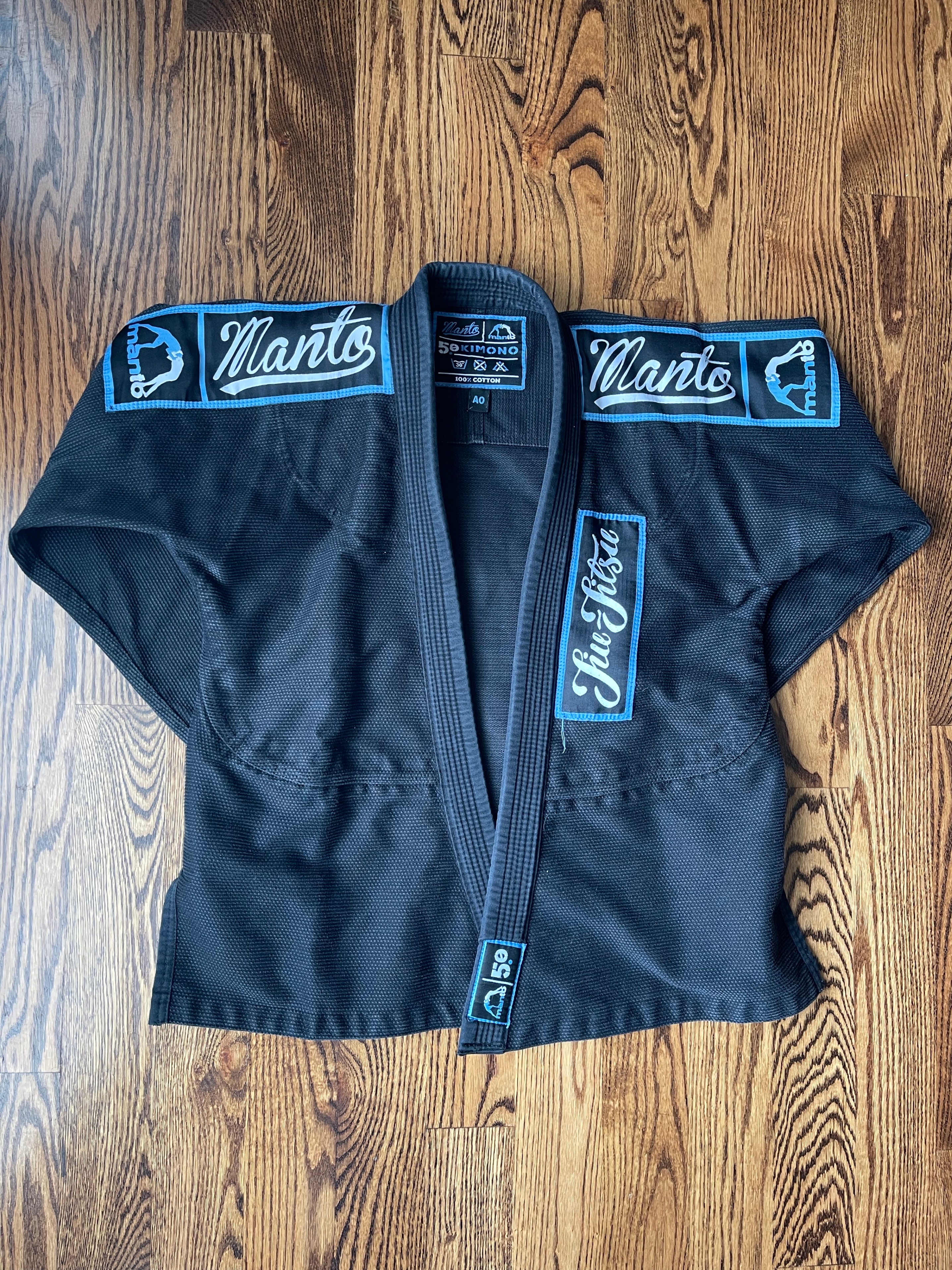 MANTO Champ 5.0 BJJ Gi – Size A0 (With Light Blue Patches)