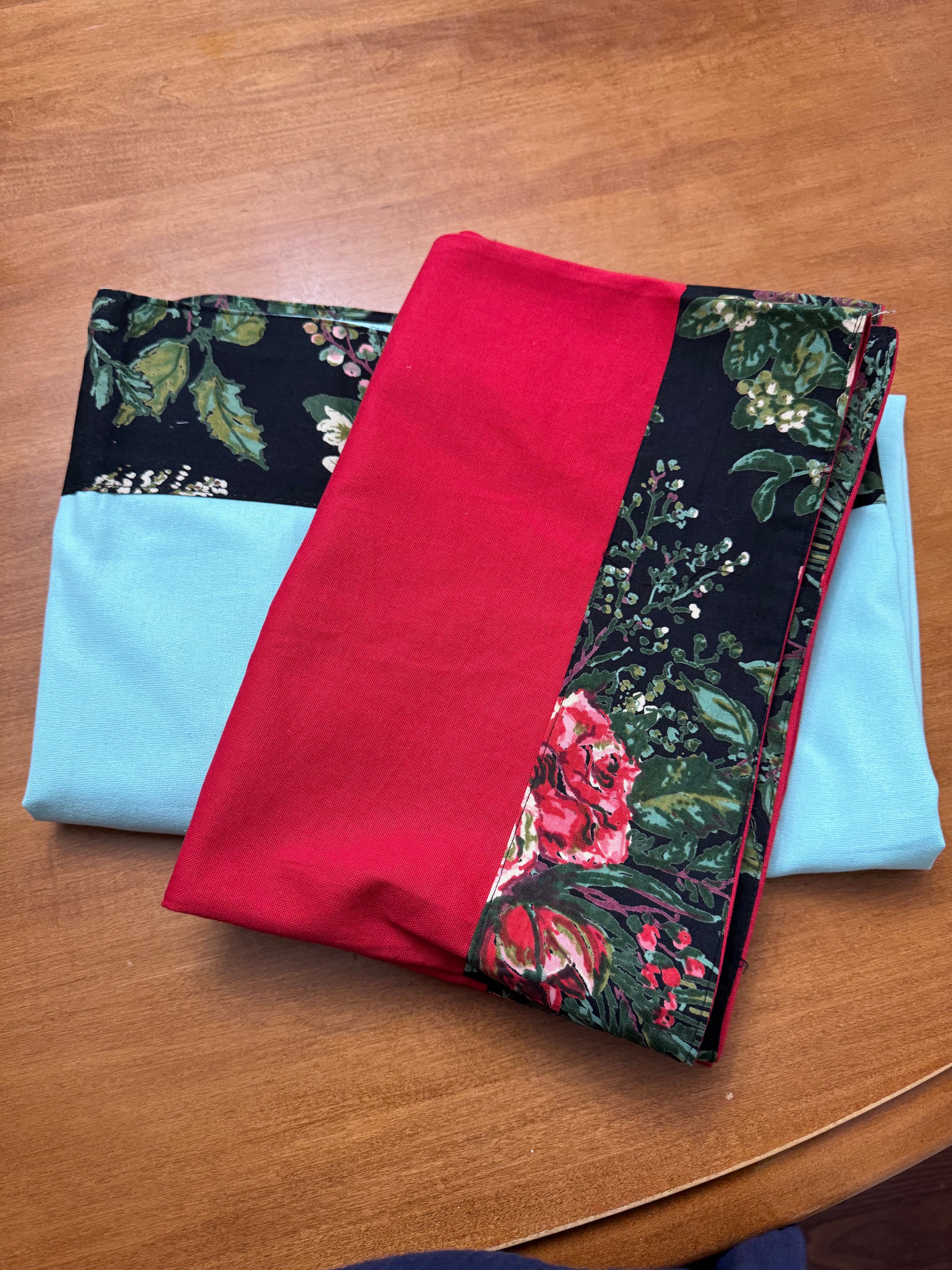 Brand new  • Cotton Floral Tablecloth • Steal Deal • 2 Quantity - photo 4