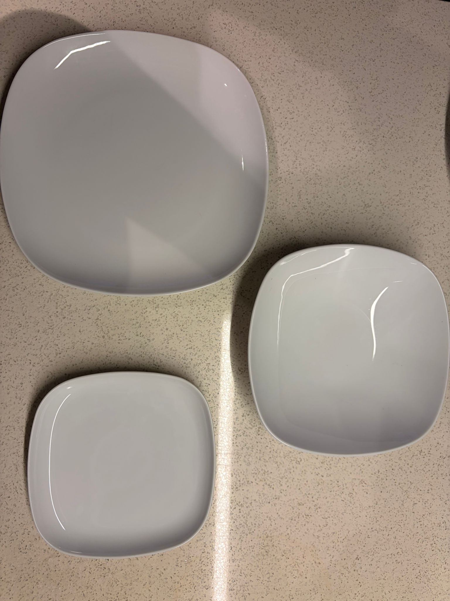 White Dinnerware Set (16 pc) - photo 3