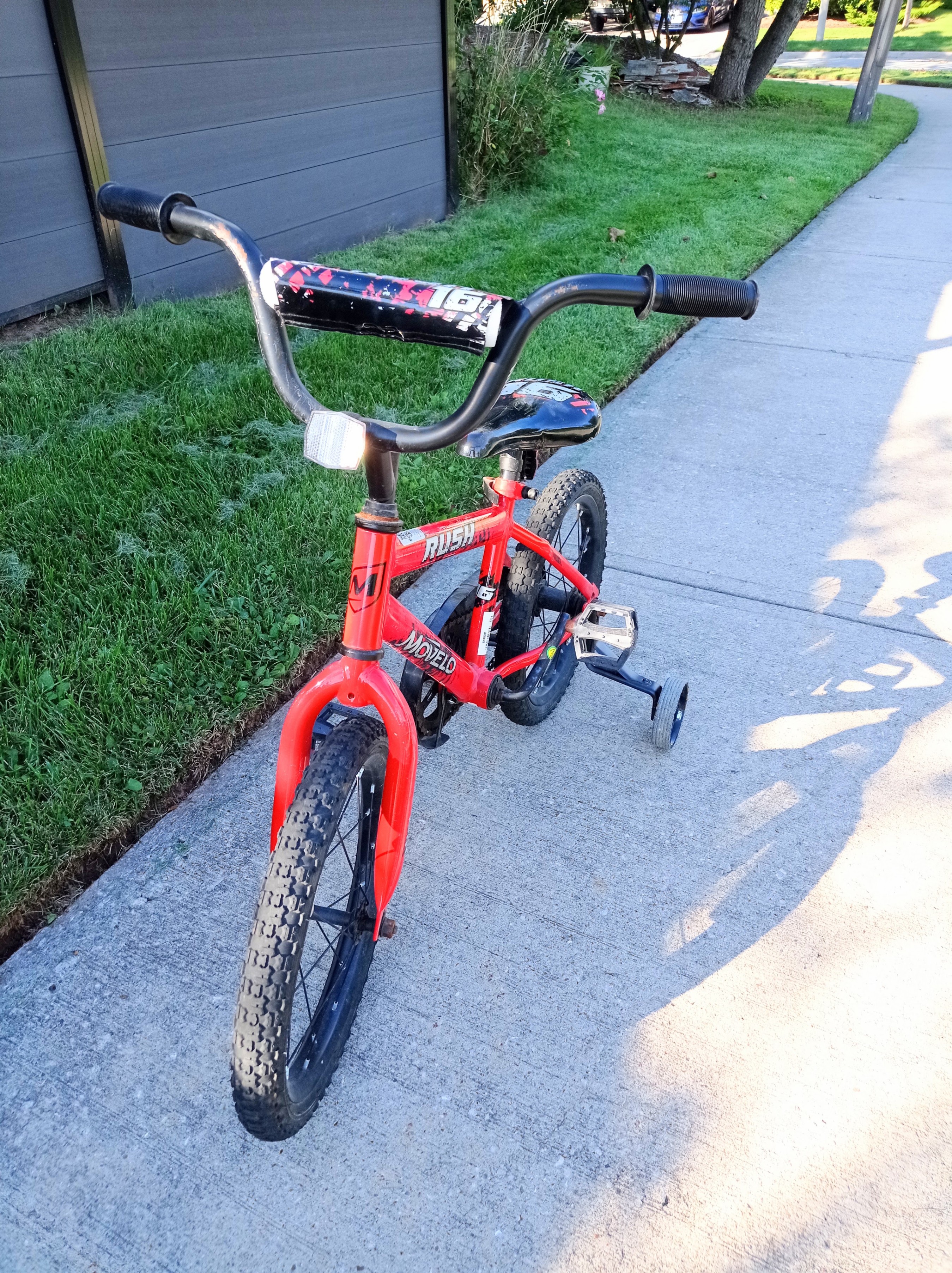 Movelo Rush 16" Kids Bike with Training Wheels - photo 2