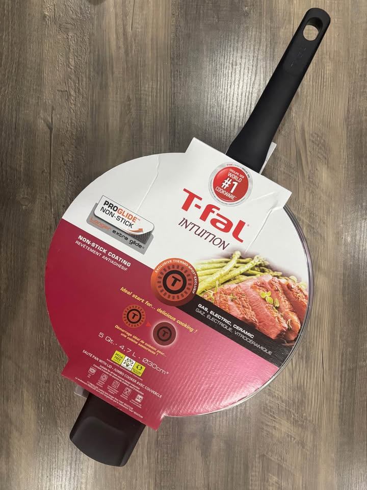 BNIB T-FAL Intuition Saute Pan w/Lid Jumbo Cooker - 5 QT/4.7 L