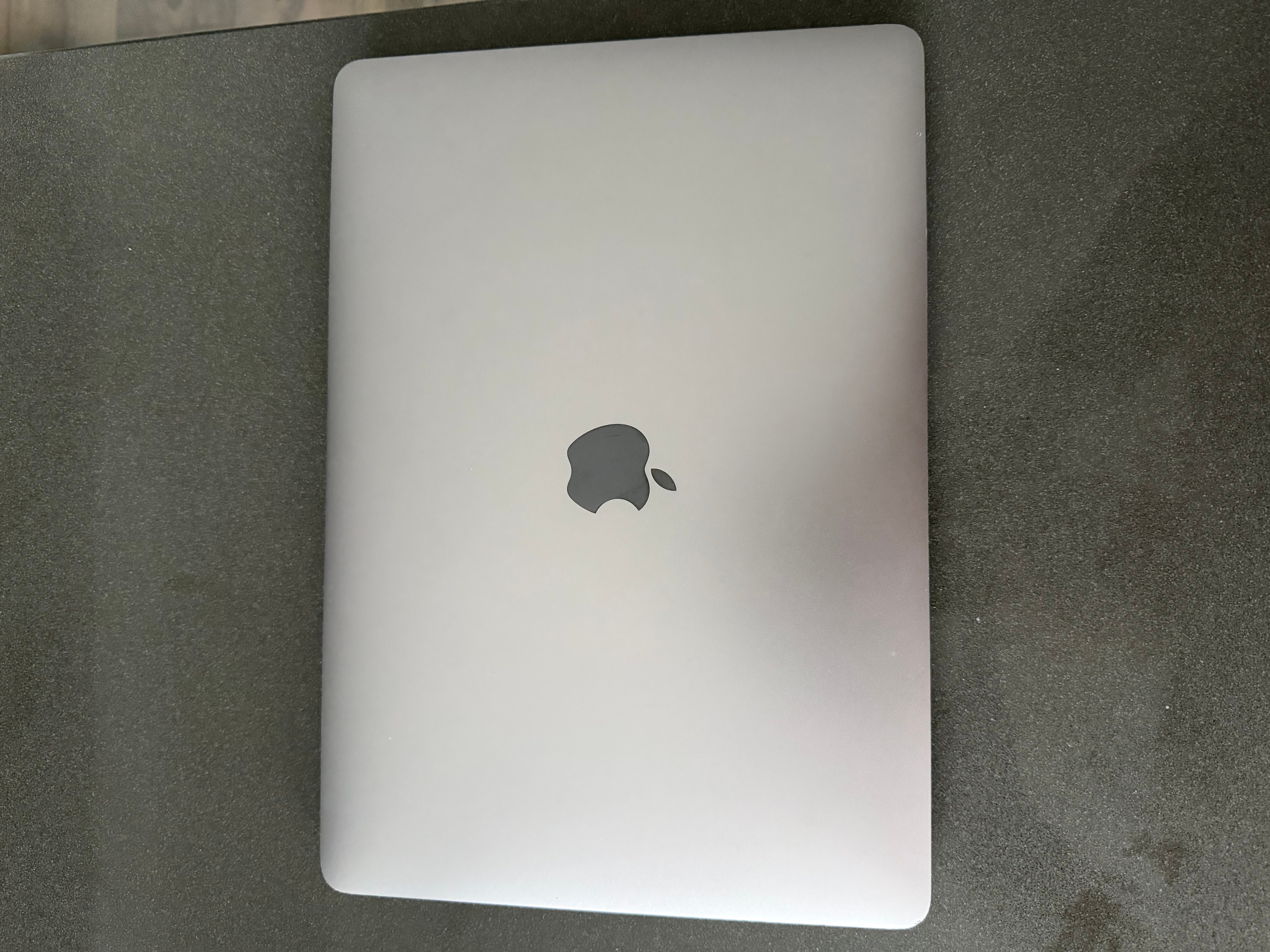 Apple MacBook Air M1 2020 – 8GB / 256GB – Good Condition
