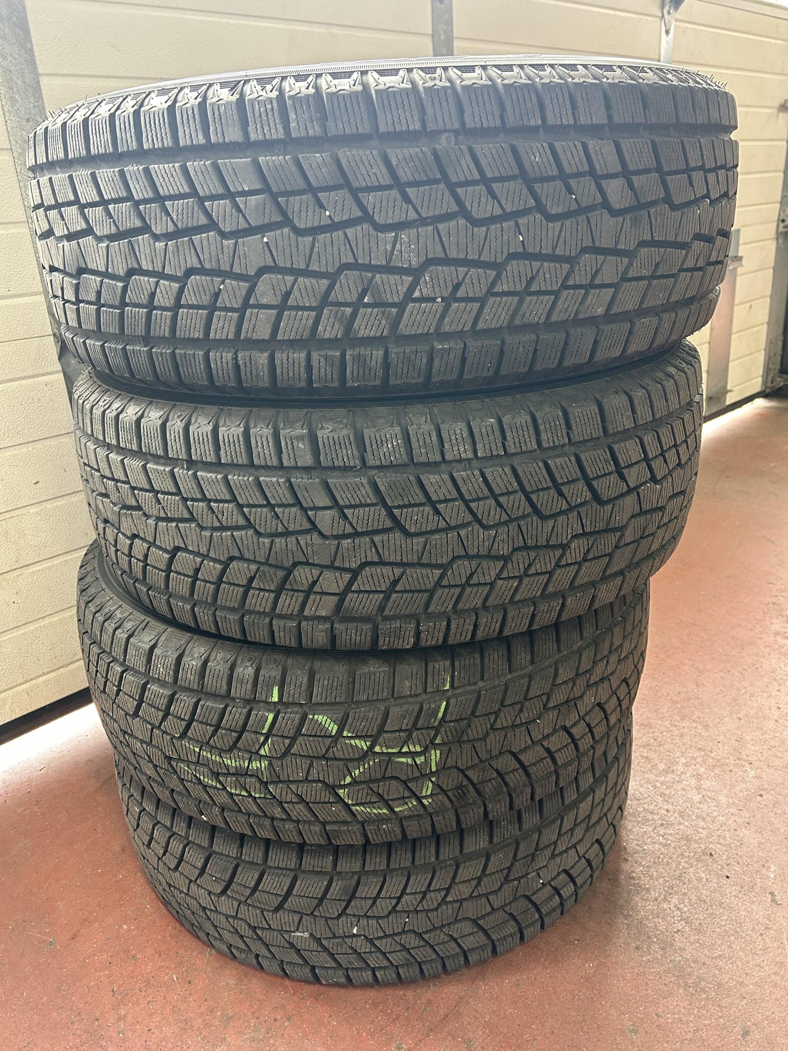 Complete Sets of 4 Tires (235/65R17) - All-Season & Winter Sets - photo 5