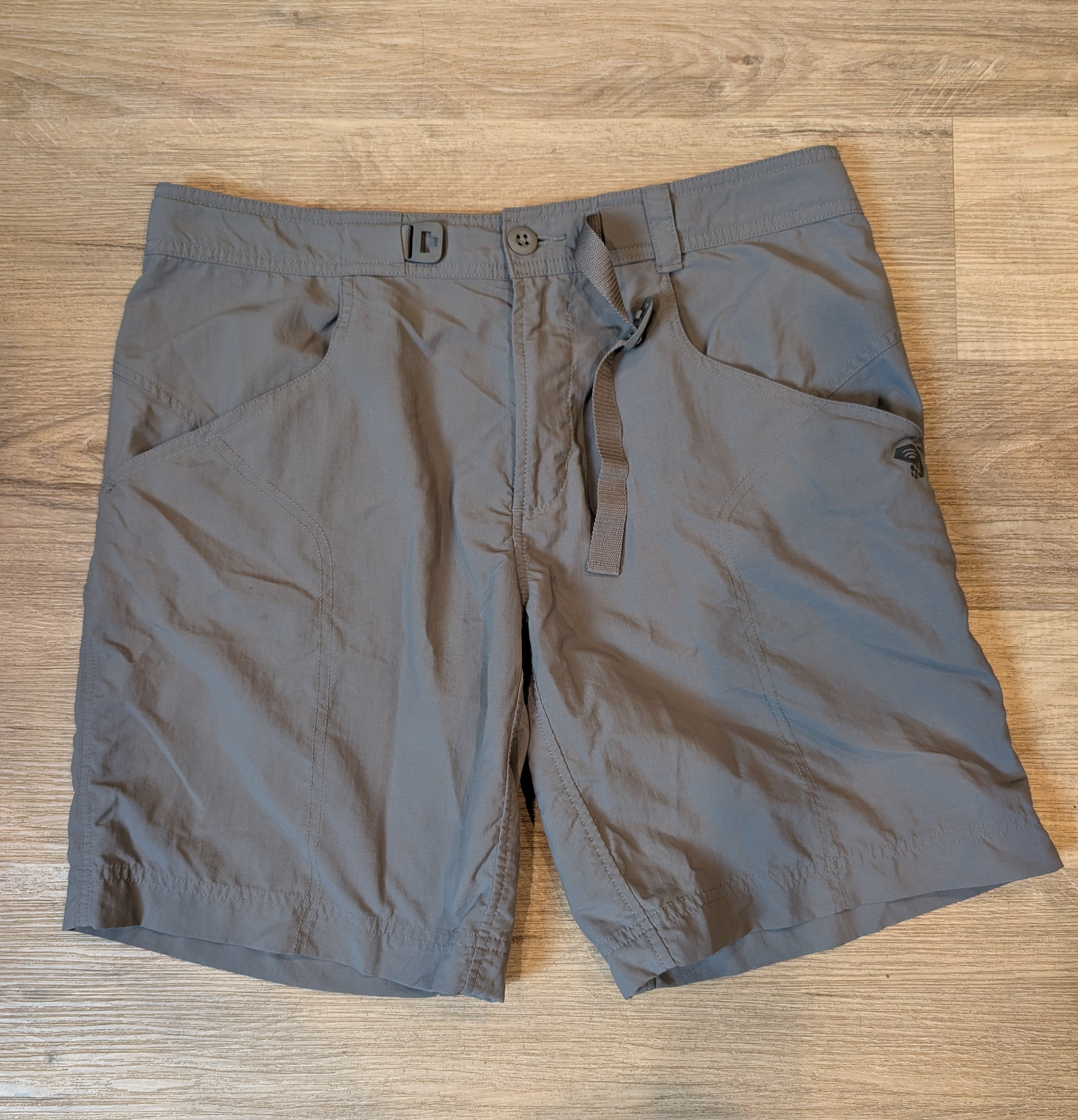 Mountain Hardwear Hiking Shorts - Men's Size 32 - Grey