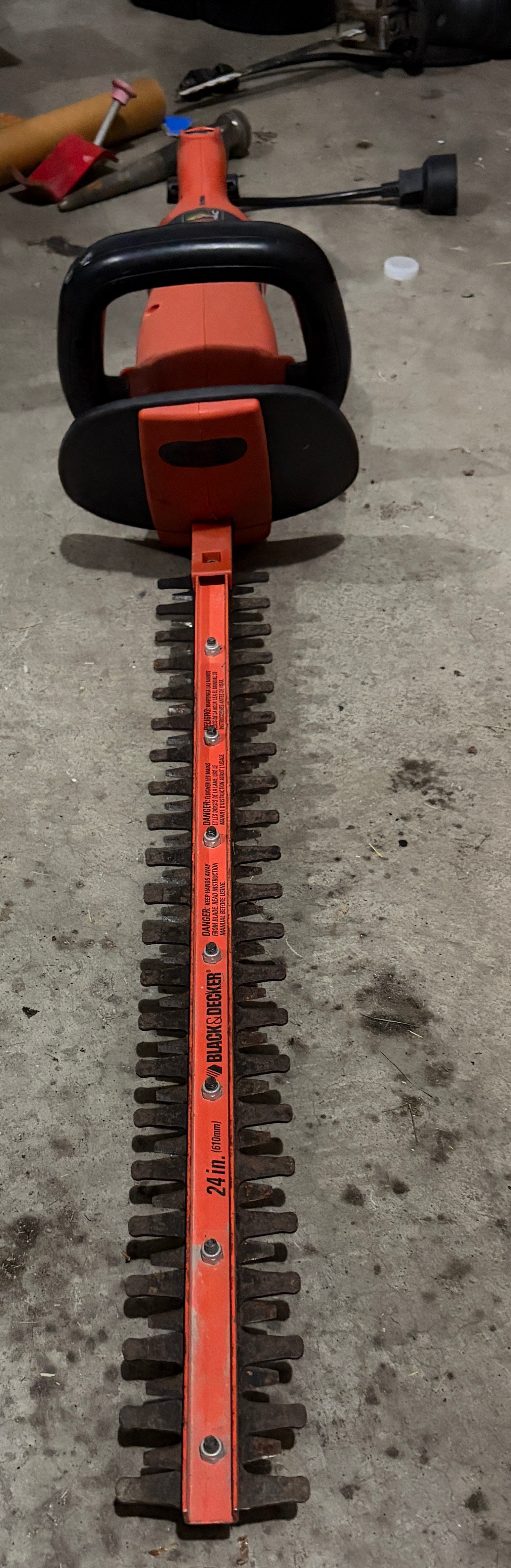 Black & Decker 24" Electric Hedge Trimmer – Works Great!