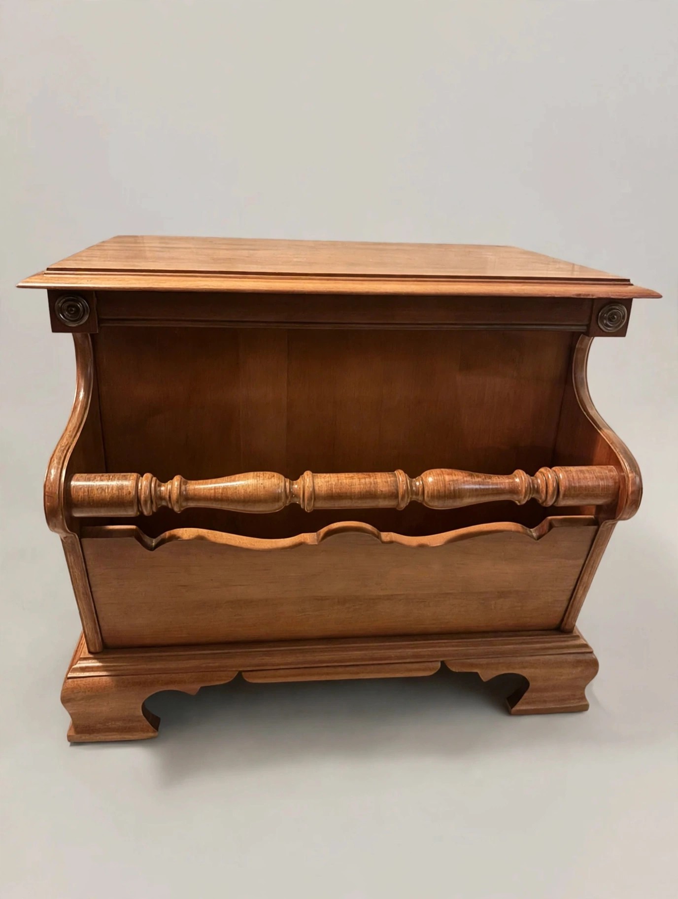 Vintage Roxton Solid Maple Magazine End Table Honey Finish - photo 3