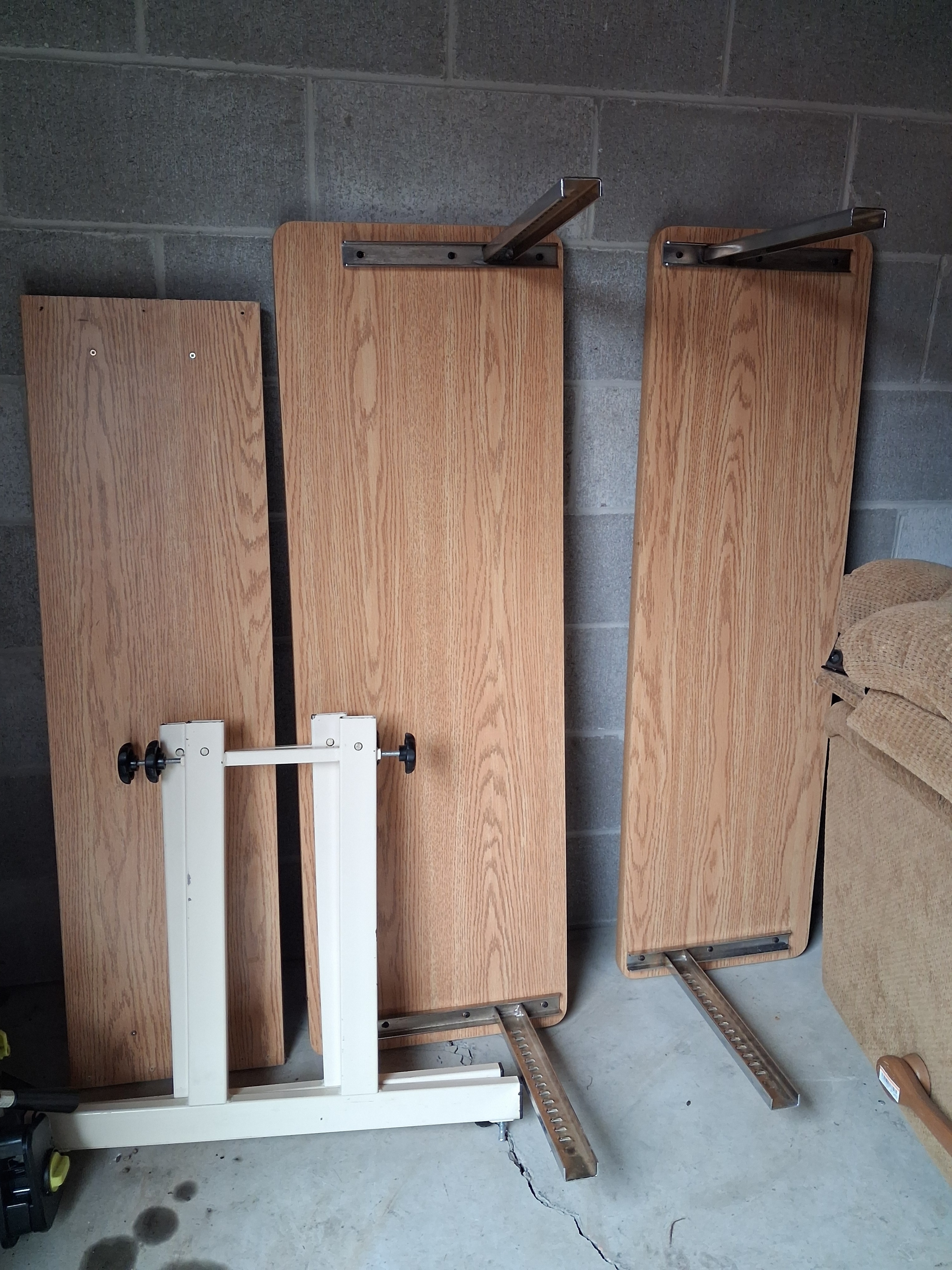 Student/Craft Desk - Adj Levels - photo 3