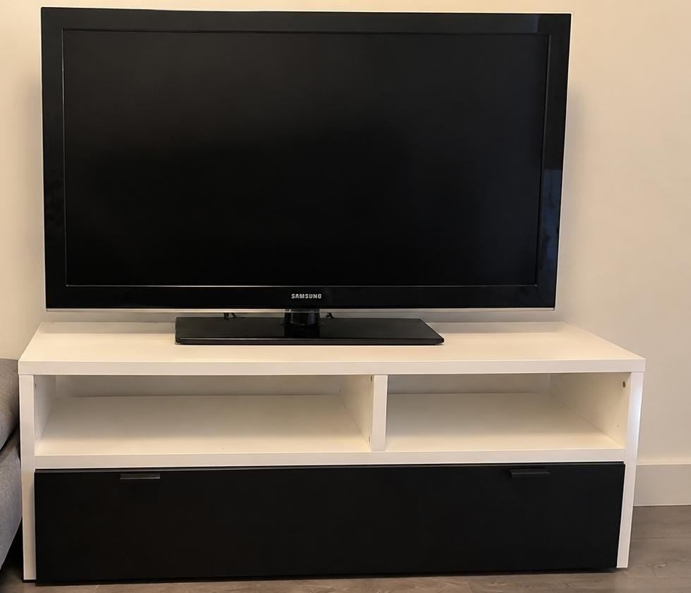 Samsung Flat Screen TV