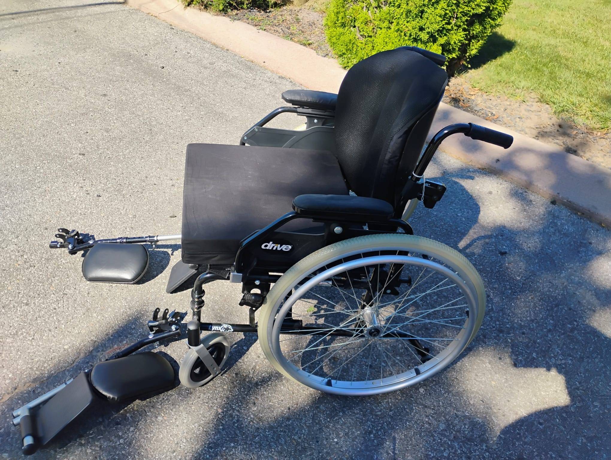 DRIVE Lynx Ultra Lightweight Wheelchair NEW!!!