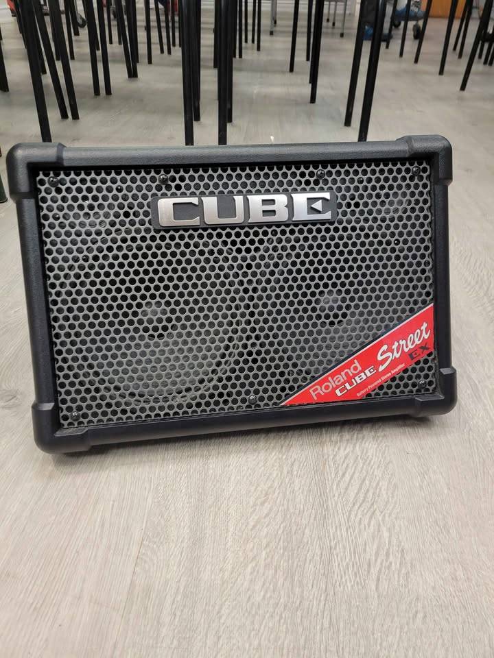 Roland Cube St Ex 50w amplifier + stand