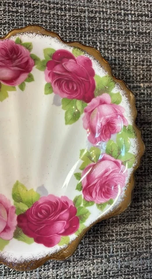 Vintage Royal Albert Old English Rose Fruit Dessert Bowl - photo 3