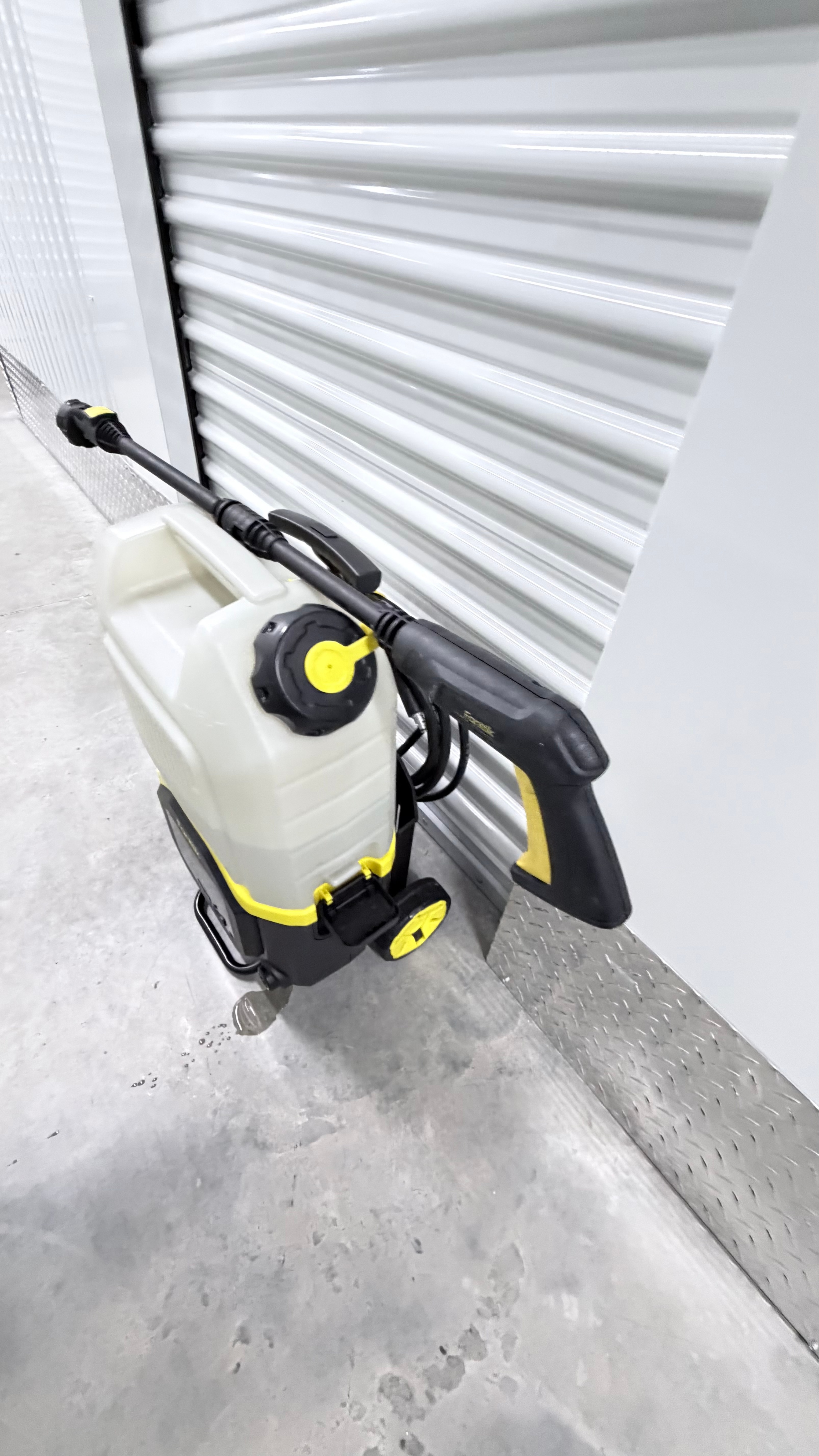Cordless power washer - photo 2
