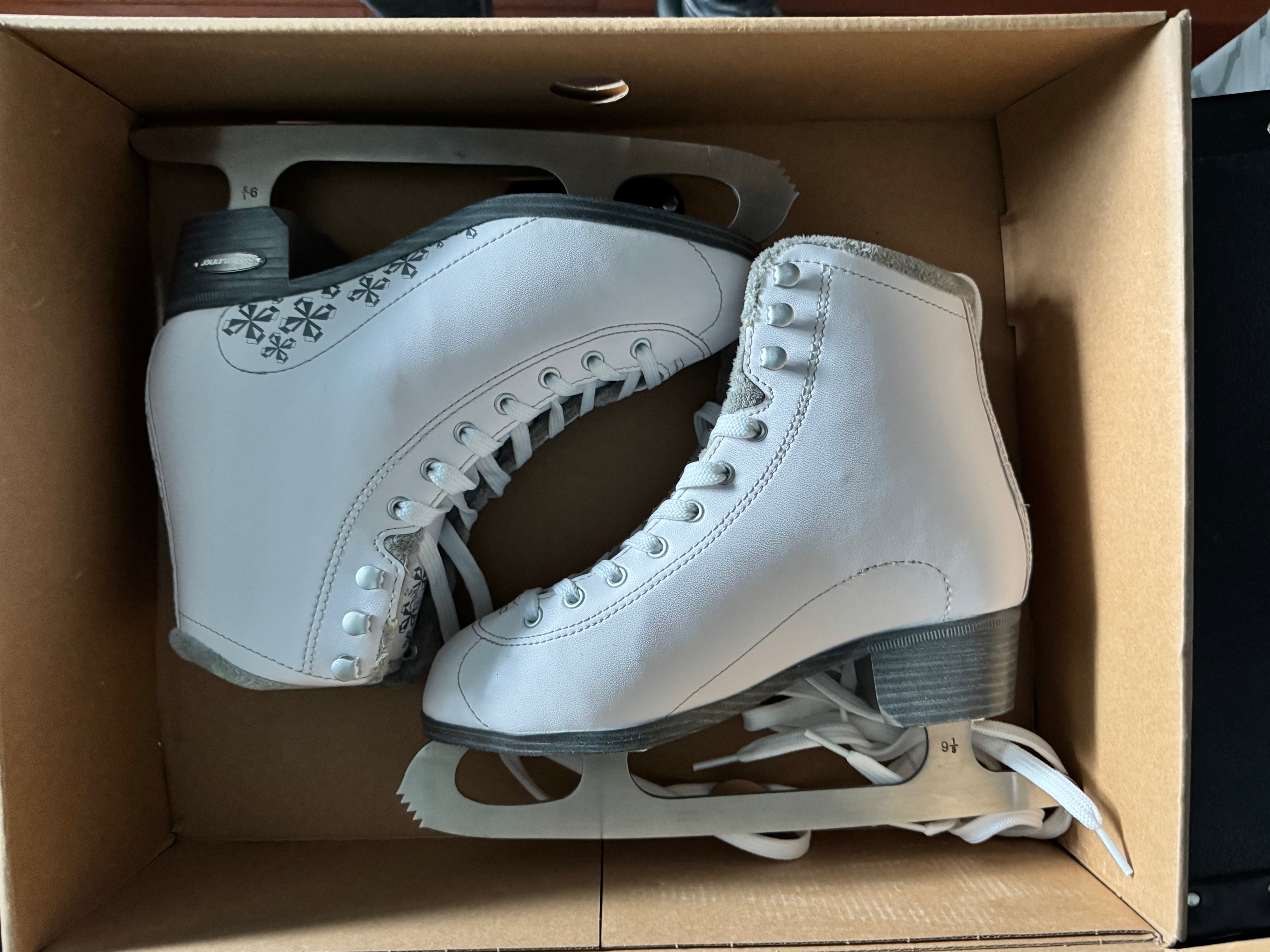 Figure Skates (Women's Size 7)