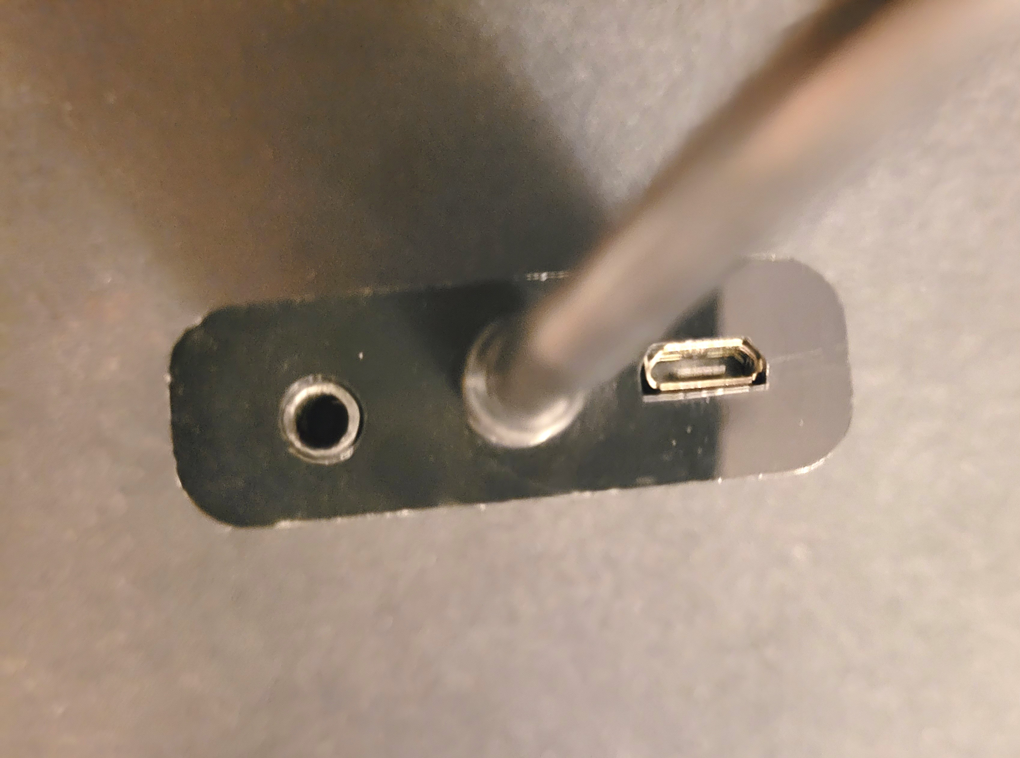 Active HDMI to VGA Adapter Converter with Audio & Power Ports - photo 3