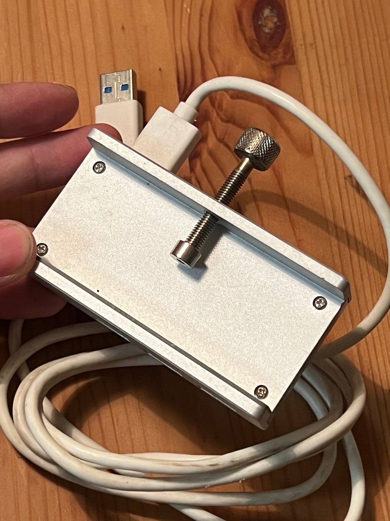 ORICO 4-Port USB 3.0 Clamp Hub - Desk/Mountable (9/10) - photo 3