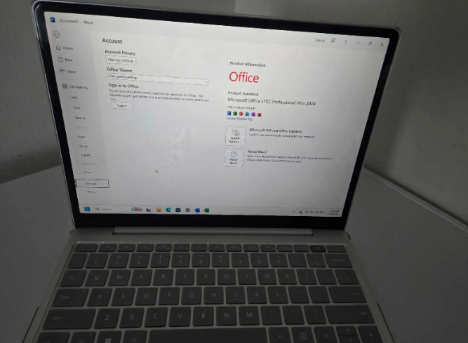 Microsoft Surface Laptop Go 3- Like New - photo 3