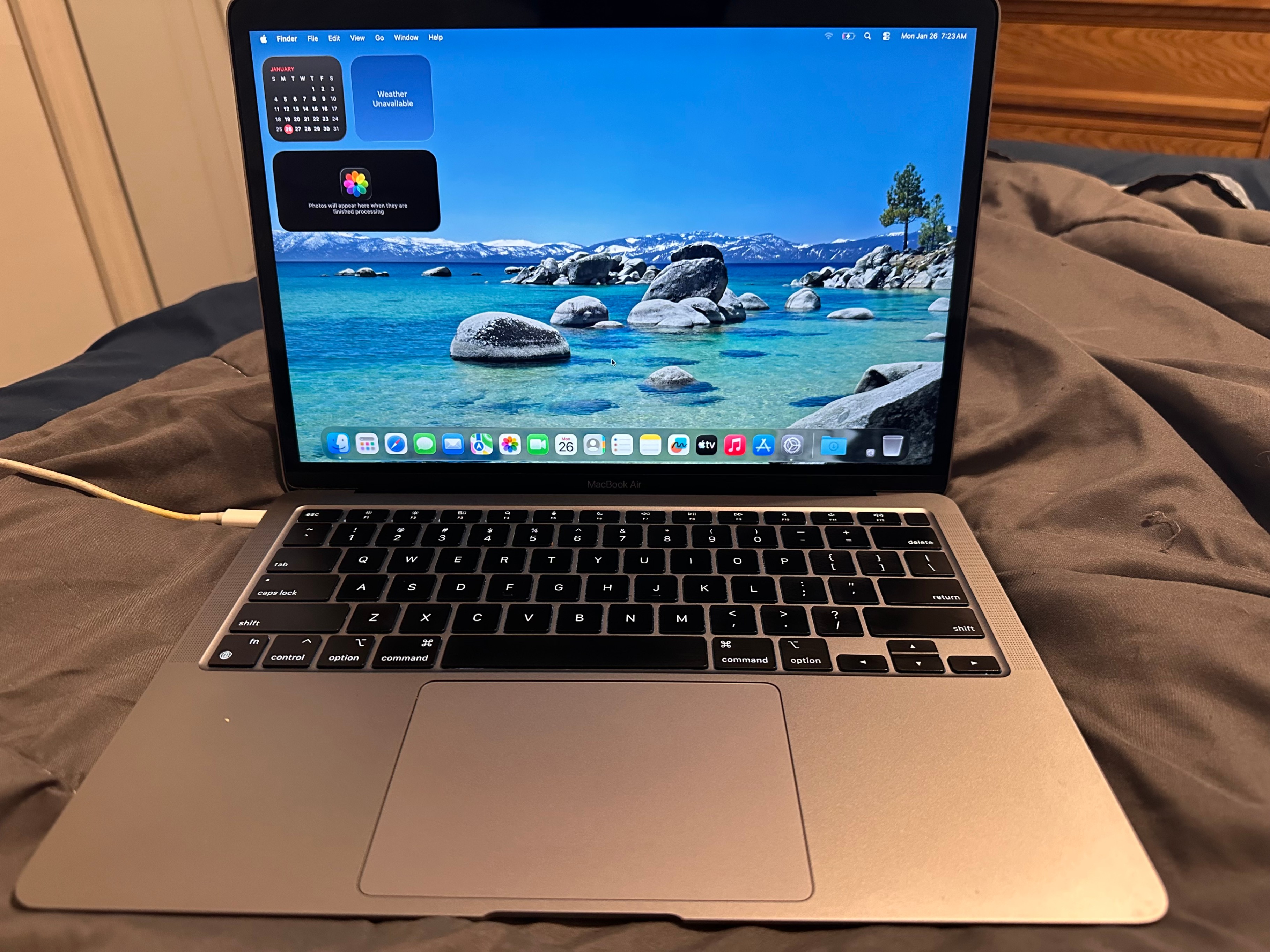 MacBook Air M1 (2020) – 13", 8GB RAM, 256GB SSD – Space Gray - photo 4
