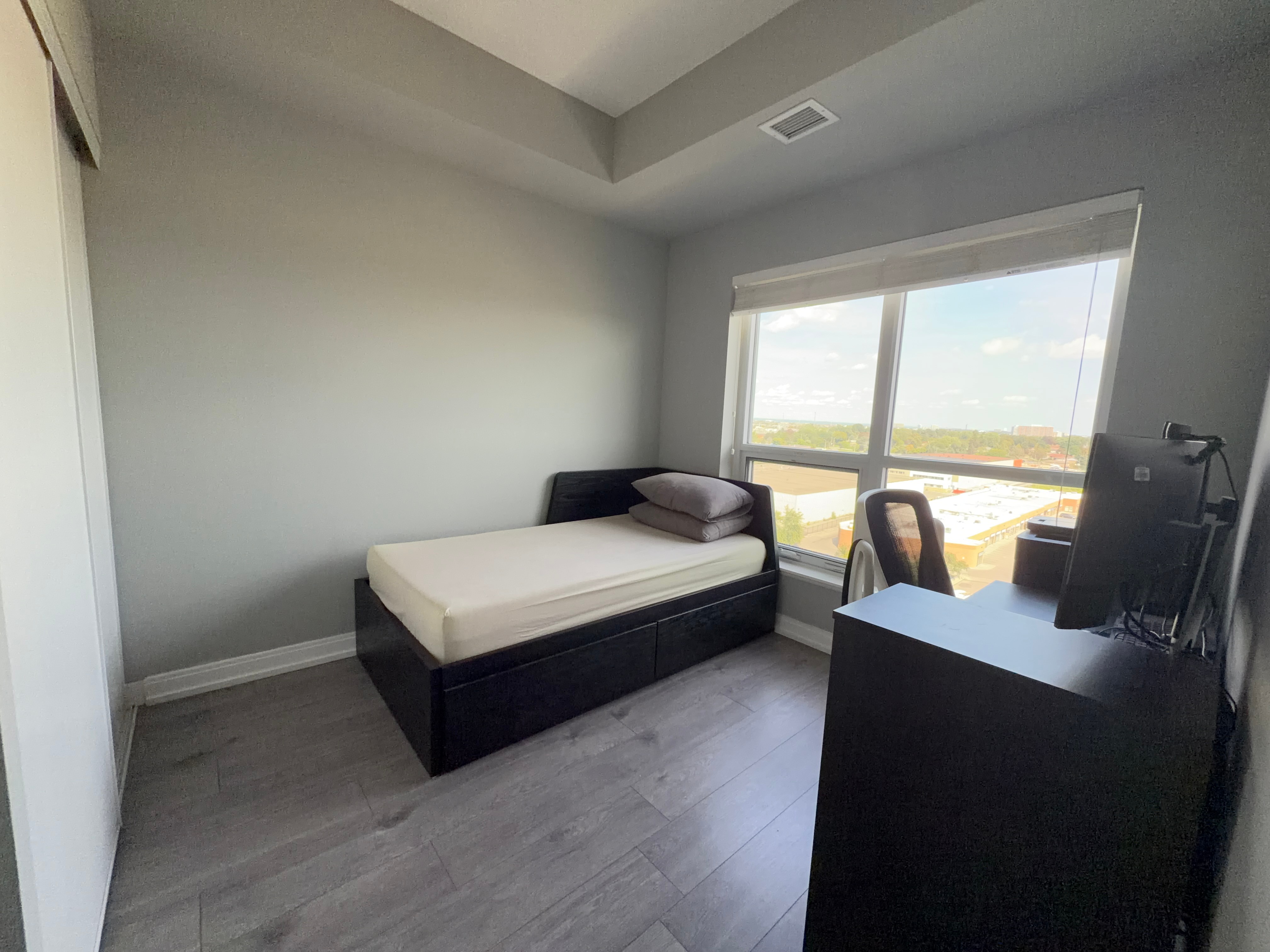 For Rent: Bright 2 Bed + 2 Full Bath Tridel Condo | 1 Parking - photo 5