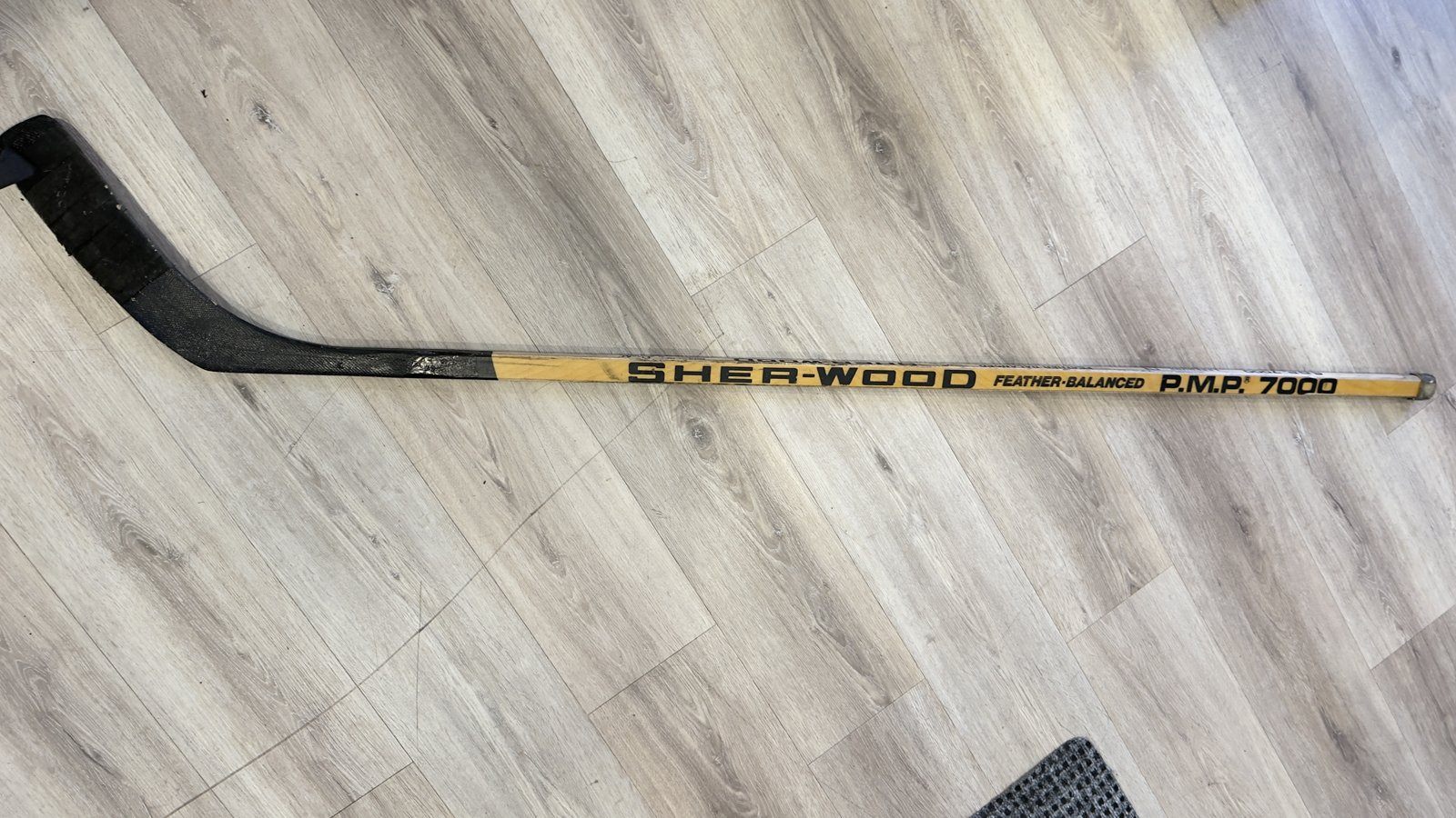 Vintage Sher-Wood P.M.P. 7000 Wood Hockey Stick – Signed - photo 3