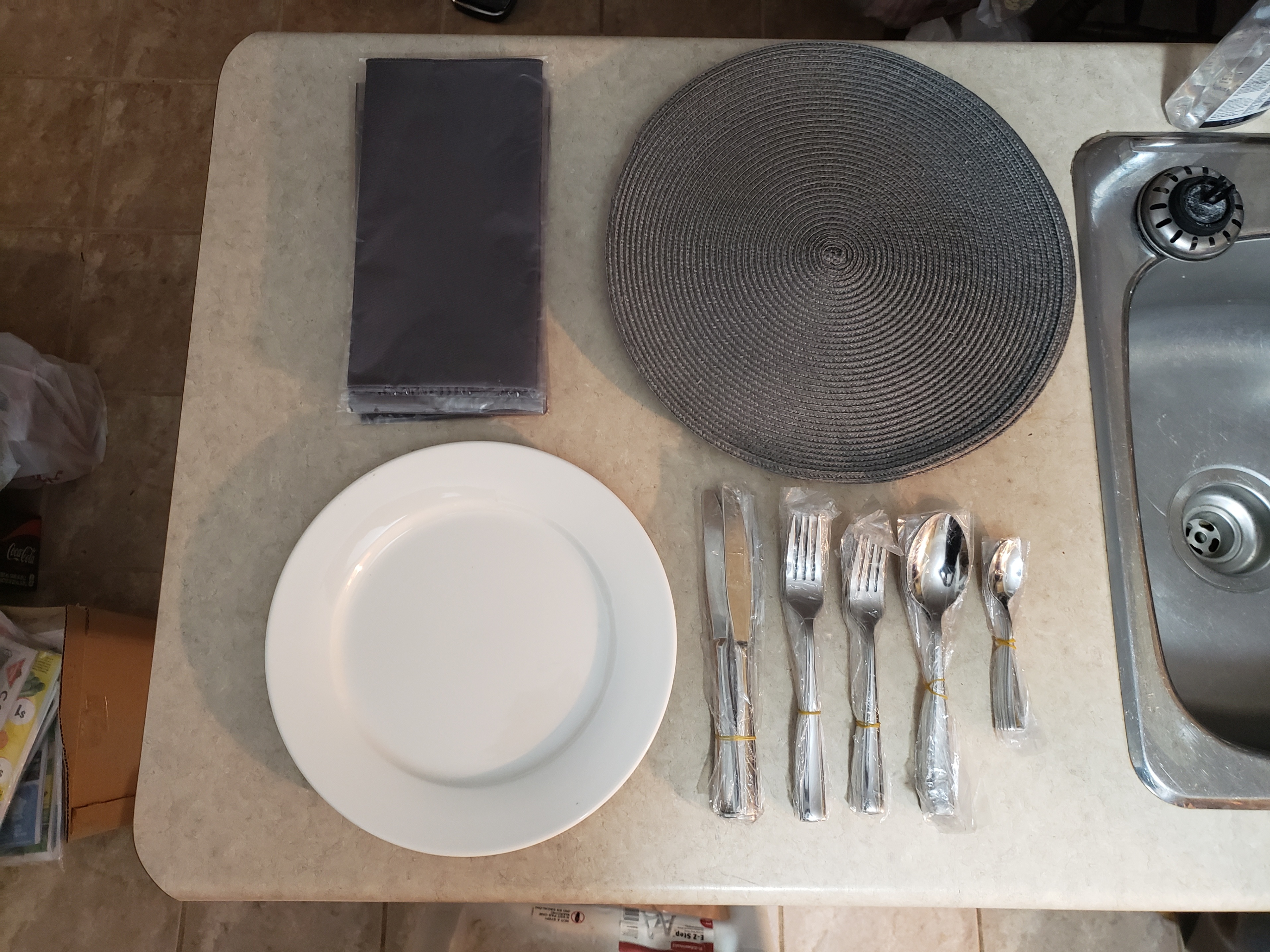32-Piece Table Setting for 4